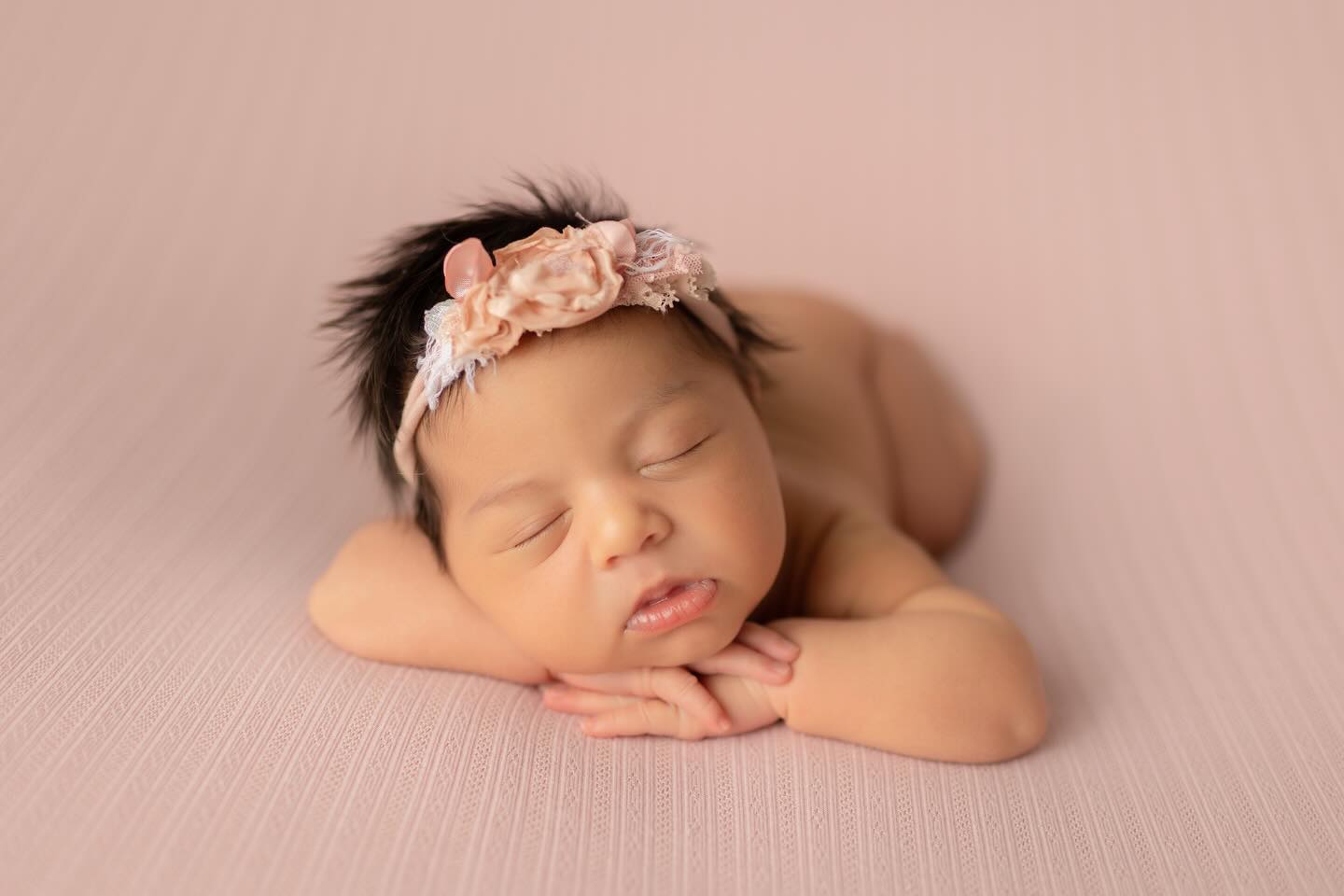 The busy season is finally slowing down, and the holiday cheer is starting to shine through! As I prepare to wrap up my holiday bookings, my heart is so full. I’m beyond grateful for every family, every smile, and every moment we created together this year. With the holidays here, I’m excited to slow down a bit and soak in some much-needed time with my family.
As we look ahead, don’t forget to pre-book your 2026 sessions! January and February are already starting to fill up, and I can’t wait to create even more magic with you in the new year. ✨
Booking into 2026
www.tinyheartsphotography.com
#HolidaySeason #GratefulHeart #FamilyTime #PhotographyLife #BookNow 2026Sessions NJPhotographer MemoriesInTheMaking CaptureTheMagic HolidayPhotos BusySeason PhotoSessions BookingNow