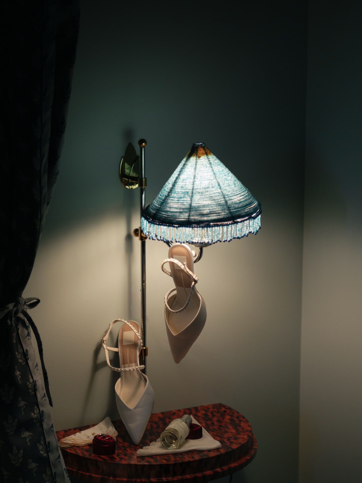 Wedding shoes where they don’t belong— such a fun and creative photography trend that says a bride knows how to have a good time, leaving behind all formality to kick her heels off and dance the night away #ARitcheyInspo 🤍 2026 brides, save this inspo for your wedding planning!
1: @tiabustanobyphoto
2: @bysundariphoto
3: @pinterest
4: @allienelsonphoto
5: @jessicalilyphotography
6: @cassmariephotos
7: @elkevdende
8: @jordangrimesphotography
9: @severinealves
wedding, bride, wedding dress, wedding day, love, wedding inspiration, wedding photography, bridal, bride to be, wedding inspo, wedding planner, fashion, wedding dresses, wedding fashion, wedding ideas, wedding photography