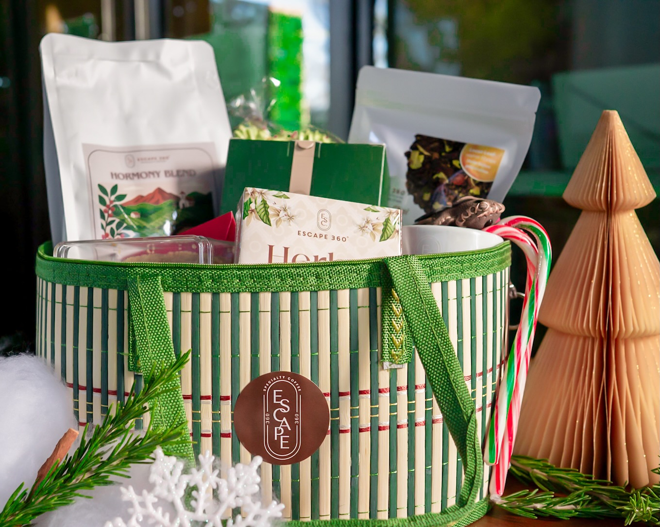 GIVEAWAY CLOSED
✨Giveaway at Escape 360 Cafe ✨
We’re spreading some holiday cheer! One lucky winner will receive a festive basket filled with cozy goodies from Escape 360 Cafe. 🎁
How to enter: Tag 3 friends in the comments
✨Winner will be announced on the 21st
📍Prize must be picked up in-store
Best of luck and Happy Holidays! ❄️