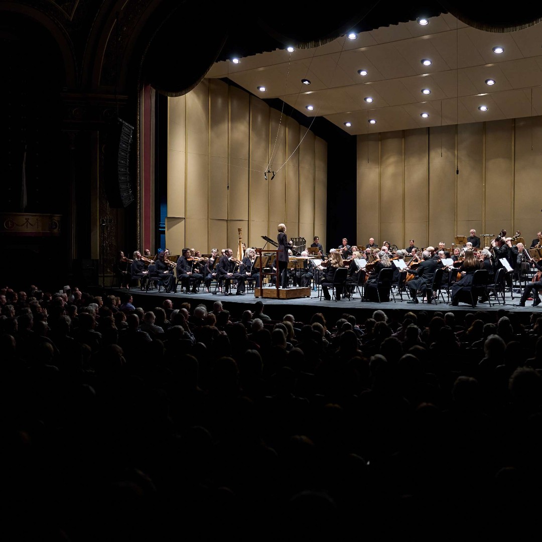 Experience the magic of Handel’s Messiah performed by @riphilharmonic, the @providencesingers, and talented soloists, all led by conductor Christine Noel. Let the soaring melodies and uplifting message of faith and unity fill your holiday season with joy. ?
Catch this inspiring performance on Sunday, December 14 at @thevetsri—tickets are in our bio!