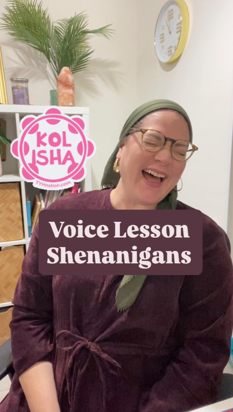 Sometimes I get a little too enthusiastic I guess! 😂
But how gorgeous does @shevalangstein sound? 🤩
This song was very different than what we worked on previously and it gave us the opportunity to work on finding a relaxed, easy, breathy sound.
Sometimes when we are trying to be light and control the breathiness, we grab or close down the vowels. So here I was trying to get her to relax open the jaw and just exhale and trust the sound.
I think she did well, hence my emphatic thumb. 😂🤩