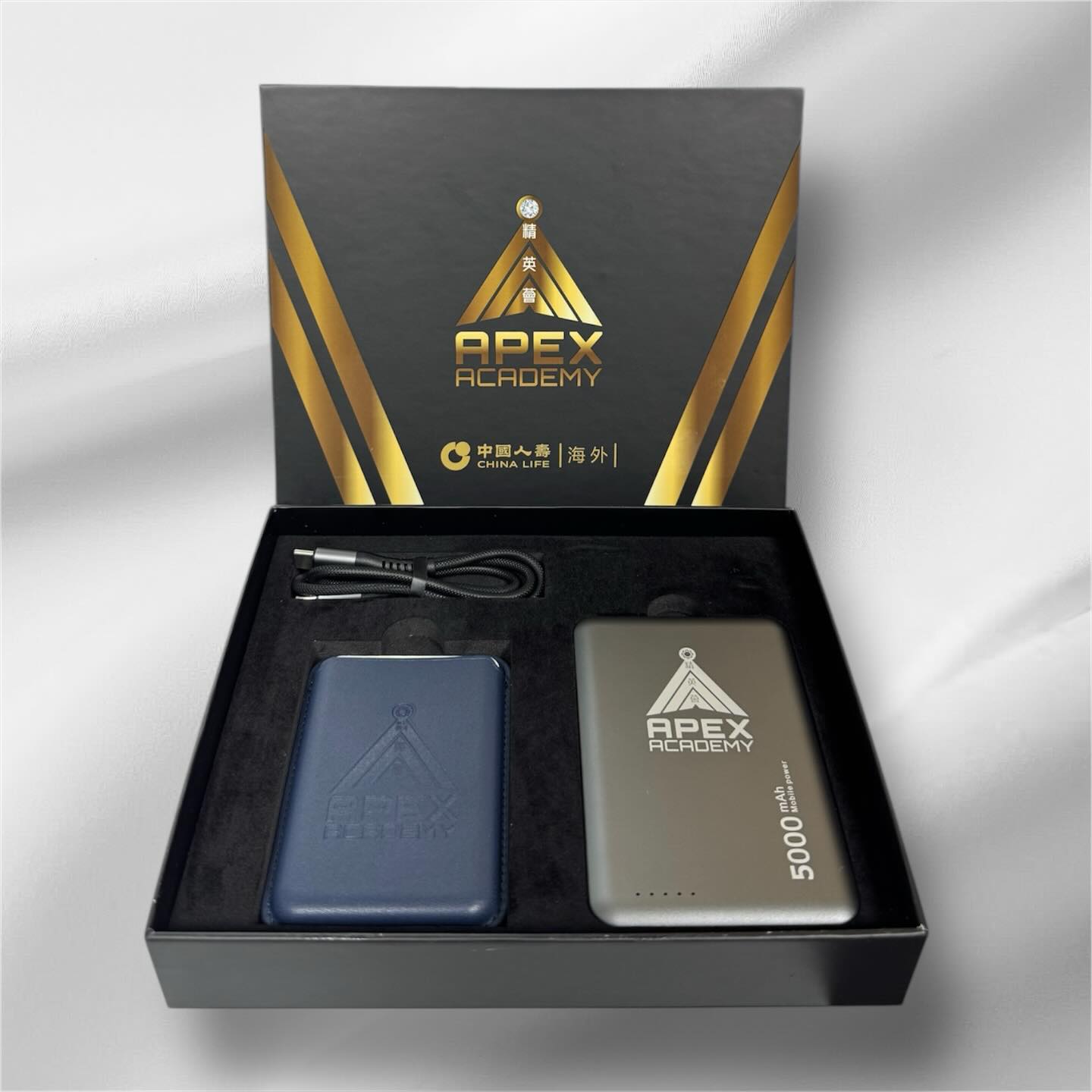 Magsafe Power Bank & Card Holder Set
🎯Click the link in bio to read more.
#companygift #businessgift #gift #premium #event #hongkonggift #souvenir #customised #customisedgifts #notebook #leathergoods #corporategifts