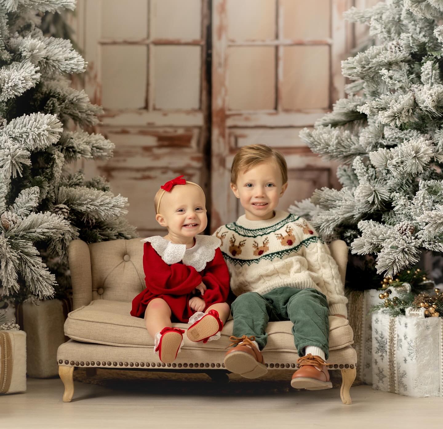 Two little smiles, one cozy couch, and all the magic of the season ?
Moments like these remind us how quickly these years pass and how meaningful it is to preserve them beautifully.
Capturing genuine connection and timeless childhood memories is always an honor.
✨ Booking for 2026 is now open ✨
Availability is very limited, so early inquiries are encouraged.
Visit my website to book or learn more:
www.tinyheartsphotography.com
#familyphotographer #holidayphotos #childhoodmemories #njphotographer #timelessportraits
