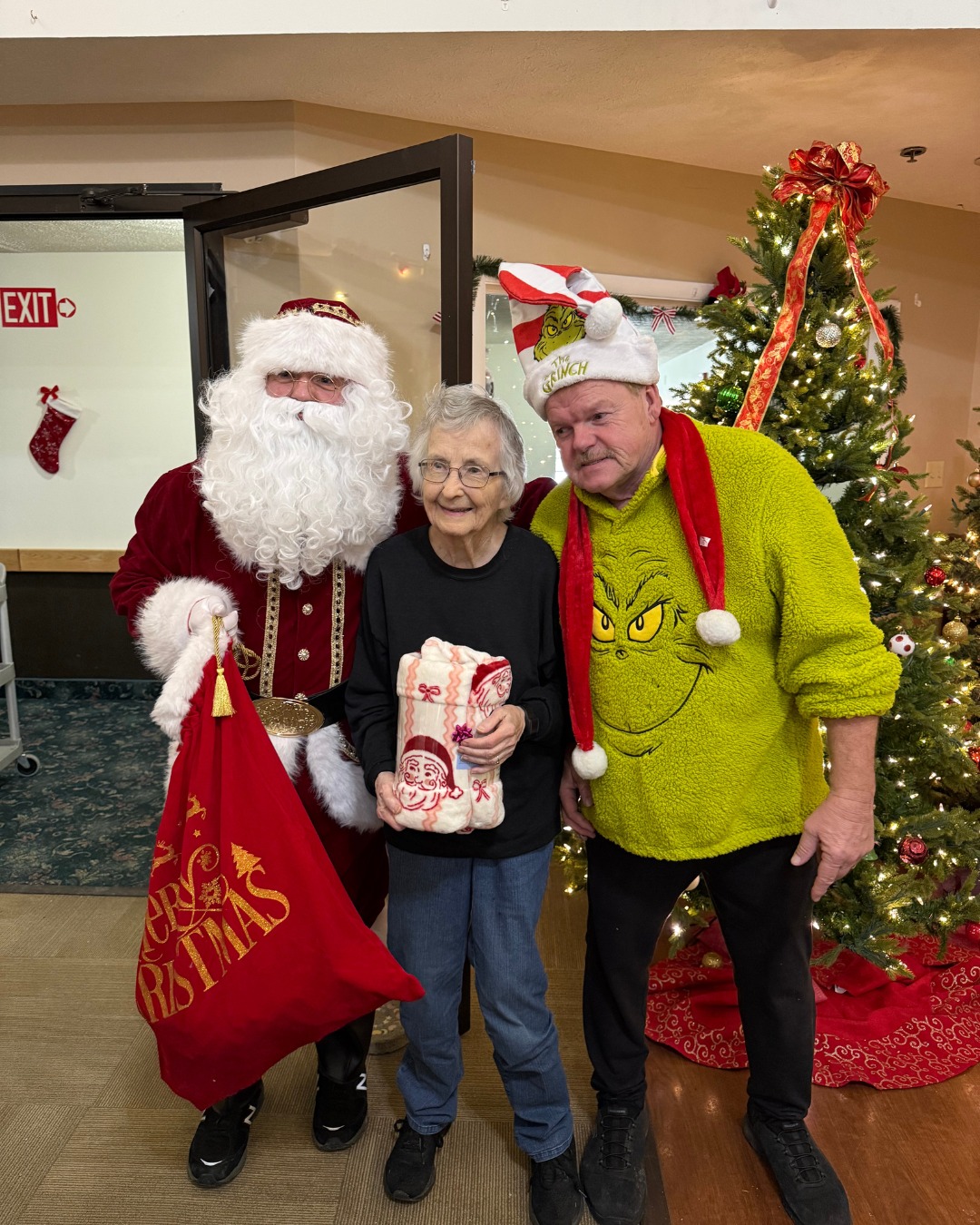 10 Days of Giving - Day 5 🎁
Our 10 Days of Giving brought us to Lakeview Personal Care Home! So grateful for the opportunity to share warmth and brighten a few days.
#10DaysOfGiving #AdvancingTogether #HomeHealth #Hospice