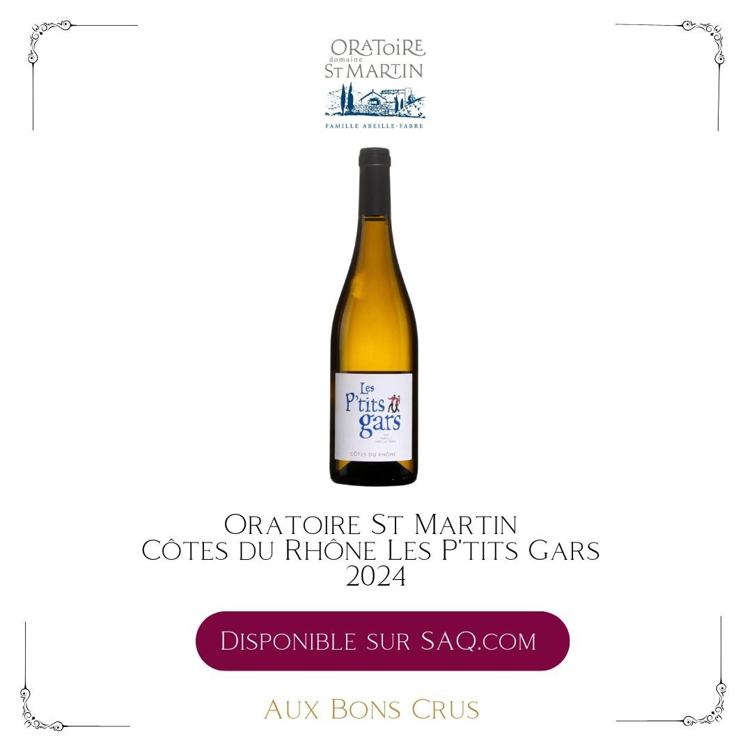 Oratoire St Martin Côtes du Rhône Les P’tits Gars 2024 disponible sur SAQ.com
🍇Viognier 40 %, Grenache blanc 30 %, Marsanne 20 %, Roussanne 10 %
Arômes 🍷 Cette cuvée toute en fraicheur, d’un nez floral sur des notes élégantes de fleurs blanches et d’épices. La bouche est vivante, fruitée, sur des notes de pêches blanches, de fleurs et sur une longue finale au effluves subtiles d’anis étoilé.
Accords🍴 Idéal avec toasts au chèvre frais ou poisson blanc en sauce citronnée.