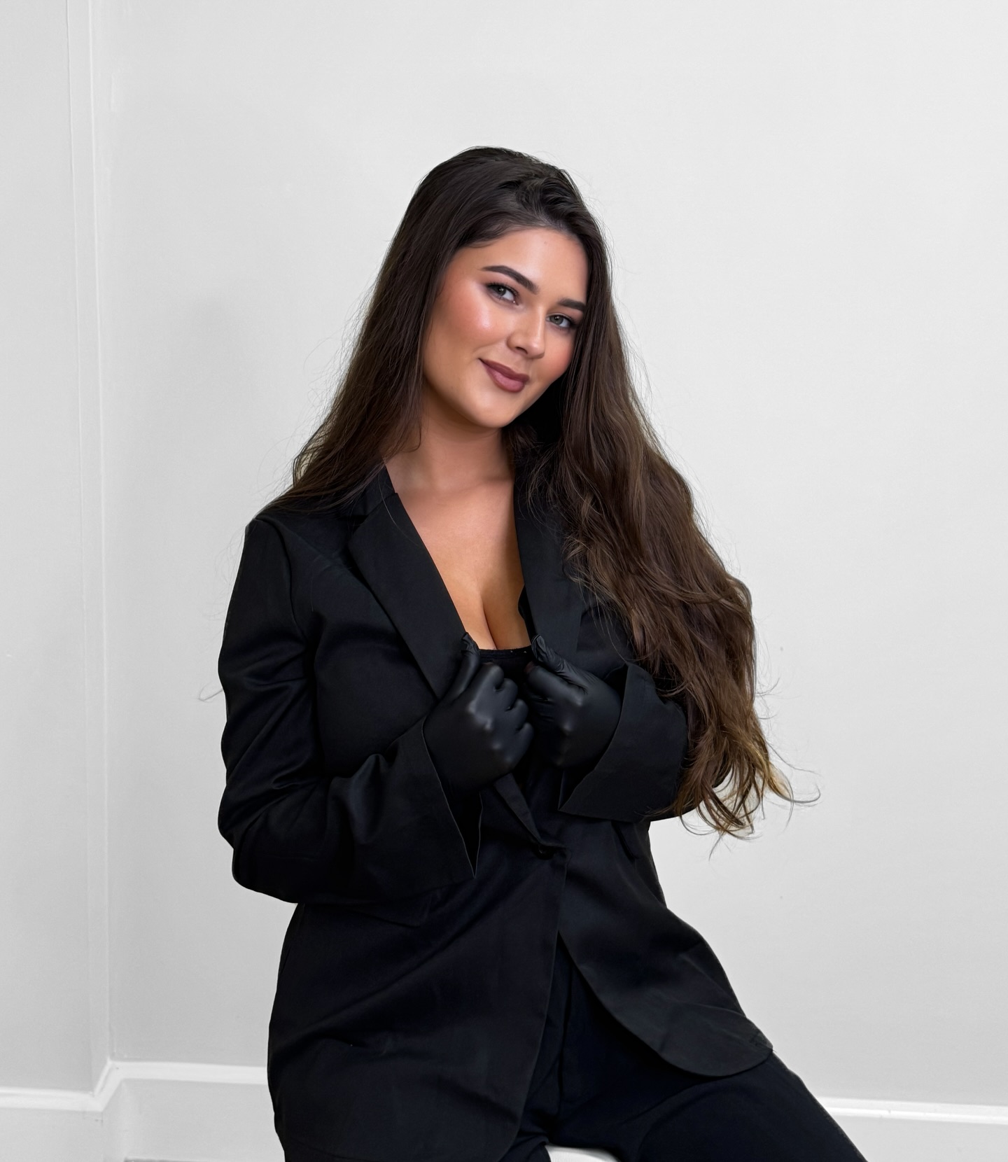 ✨ Founder. CEO. Mum. And proud of every step. ✨
This isn’t an overnight success story.
It’s years of showing up tired.
Building quietly.
Balancing motherhood, self-doubt, and a vision I refused to let go of.
MYFACE didn’t start in a glossy clinic.
It started in what I call a “glorified summer house” — with belief, grit, and a decision to keep going even when things felt messy and uncertain.
Somewhere along the way, I stopped waiting for permission.
I stopped shrinking.
And I became the woman I once promised myself I would be — for my son, my family, and myself.
Today, I stand as the founder of MYFACE Beauty Clinic.
A space built on standards, precision, and heart.
A business that reflects who I am — real, driven, and unapologetically honest.
Am I finished? Not even close.
But I am proud. And that matters.
This is for anyone building quietly.
For anyone juggling real life with big dreams.
You don’t have to be perfect to start — you just have to start.
OPENING OUR DOORS 6th January 2026 🥹🤍
Read full story about me page-
SAVE THIS FOR DAYS YOU NEED A LITTLE REMINDER ✨
— Rhi