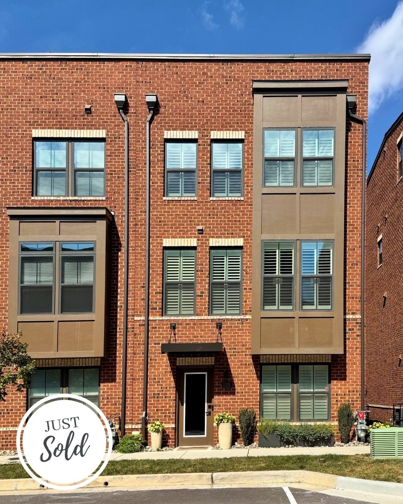 Final closing of 2025! Congratulations to my incredible clients on the sale of their beautiful home!
ā ā ā ā ā ā ā ā ā
S & S first reached out to me on Instagram a few years ago when they were ready to sell their condo and purchase their next home. After wonderful years of memories in that house, theyāre now embarking on an exciting new chapter in Philly, and passing the keys to a new owner.
ā ā ā ā ā ā ā ā ā
Iām so grateful for amazing clients who trust me to guide them through every stage of their real estate journey. Cheers to new beginnings!
________________________
š”Molly Reed, REALTOR
š§Compass
š² m: 518.496.5674 / o: 443.873.3585
š§ molly.reed@compass.com