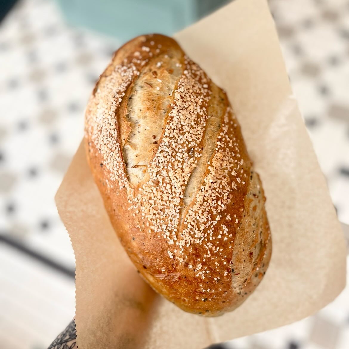 Good morning! ❄️
When the holiday rush begins to slow, we love settling back into our routines with comforting, fresh-baked treats. Saturday’s feature fits that feeling perfectly—Seeds & Salt feels just right!
Famously known for its ultra-savory flavor, this loaf reminds us of a fennel-forward everything bagel. Poppy, black sesame, and flax seeds mingle with fennel and a finishing sprinkle of coarse salt, all baked into a dense, chewy loaf. 🥯
Breakfast sandwiches love to see Seeds & Salt coming! Toasted with cream cheese, hashbrowns, avocado, and a crisp fried egg on top—it’s the ultimate savory pairing, especially in the morning! 🍳
#mackenziesbakery #savoryrecipe #scratchmade #homestyle #kzoobakery