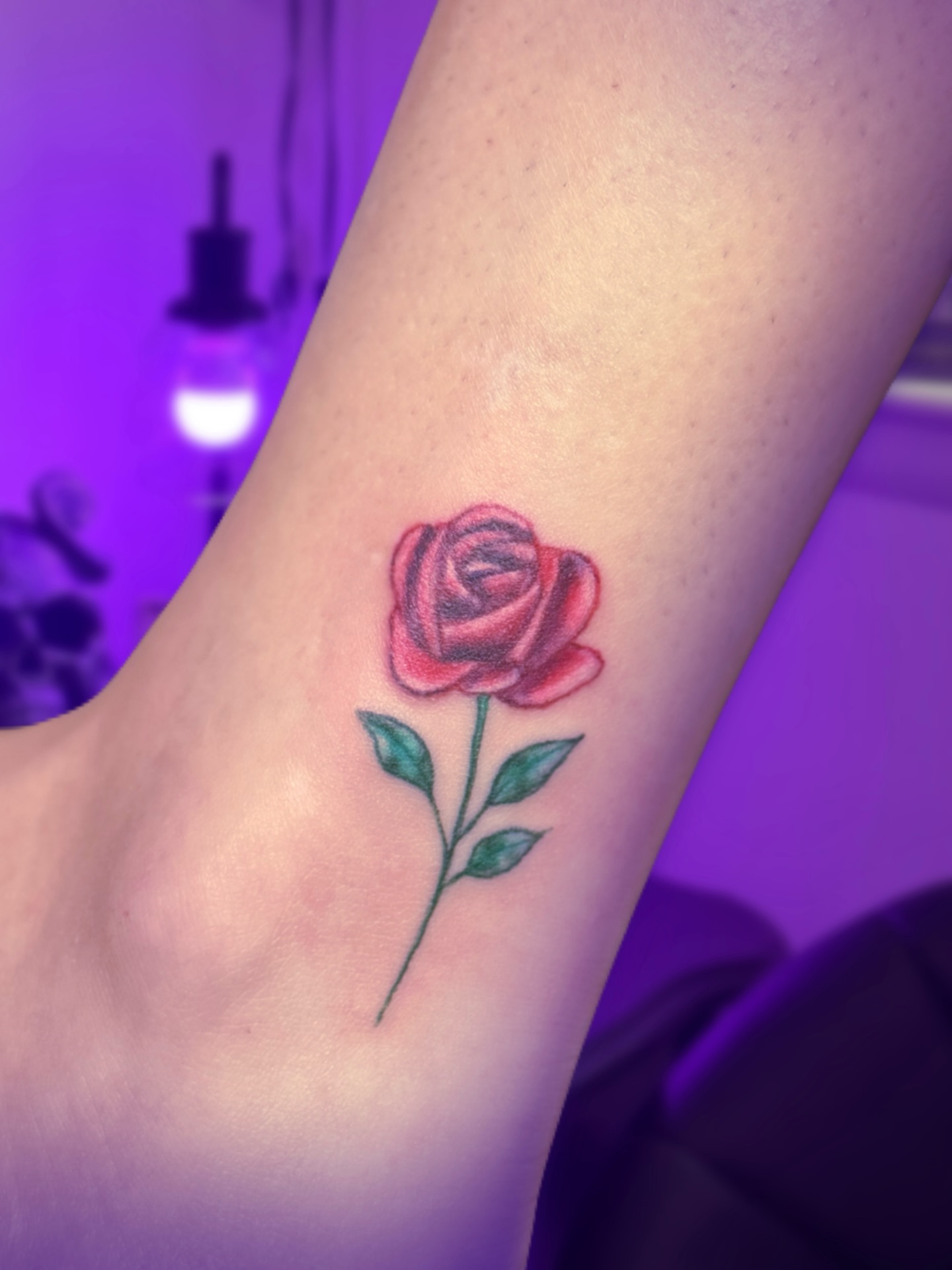 A small classic rose in color ?
A symbol of love, strength, and beauty that lasts through every season. Even more special since Rose is her middle name.
✨???✨
Closing out an incredible year of tattooing and stepping into a new one feeling grateful, inspired, and ready for what’s next. Thank you to everyone who chose me this year ?
#rosetattoo #colortattoo #neonmoontattoo #pennsylvaniatattoo #berkscountytattoo