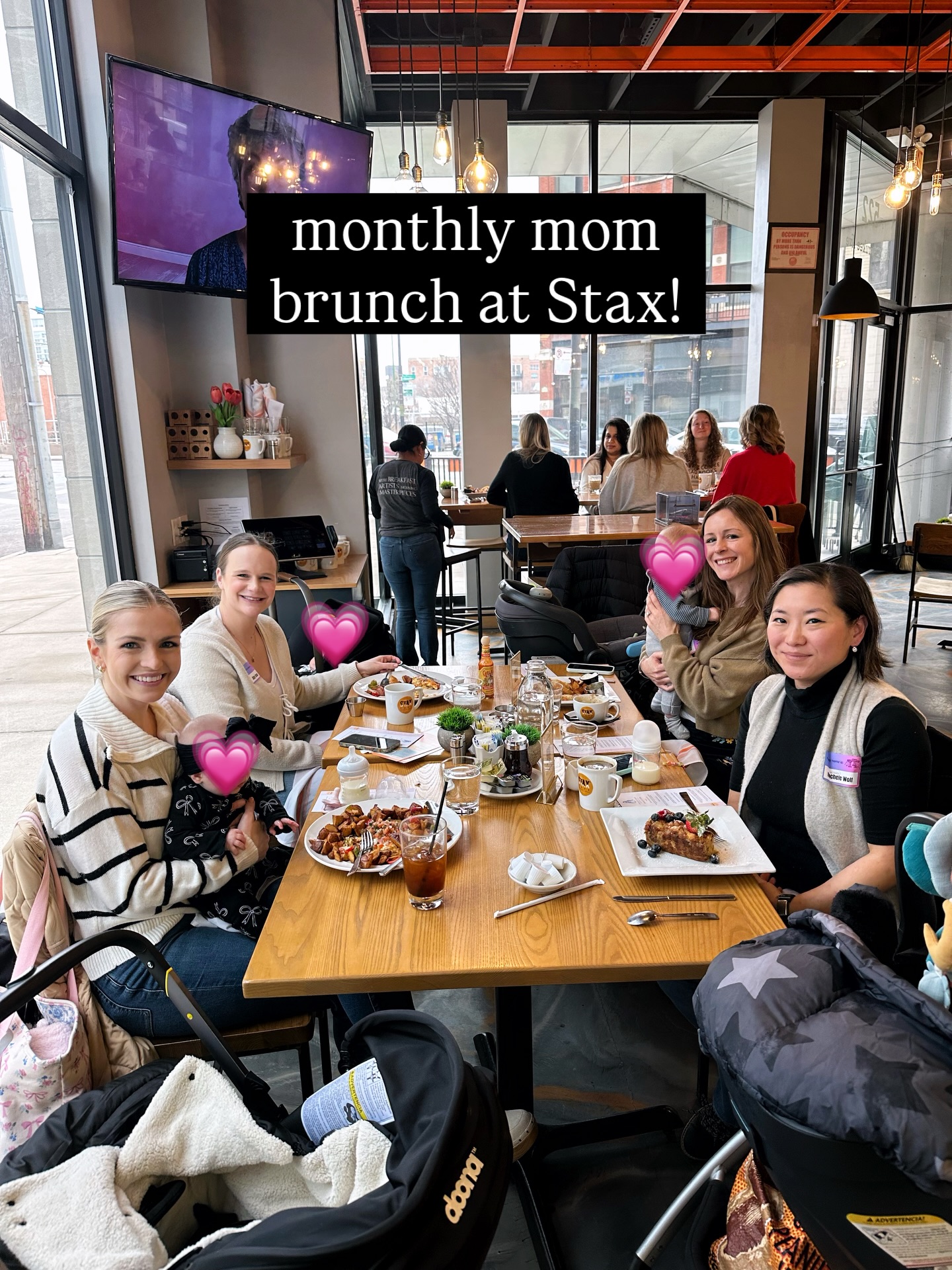 Kicking off the new year with our monthly mom brunch at Stax. Lots of new faces here this time - so nice meeting everyone! See you next month!! 💗💗
*All moms are welcome! If you’d like to join us, pls fill out the form on our site to get all of the events in your email each month! We have a lot of fun stuff coming up: brunches, dinners, our first wellness class, some mom + kid activities, and our big gala in Feb!