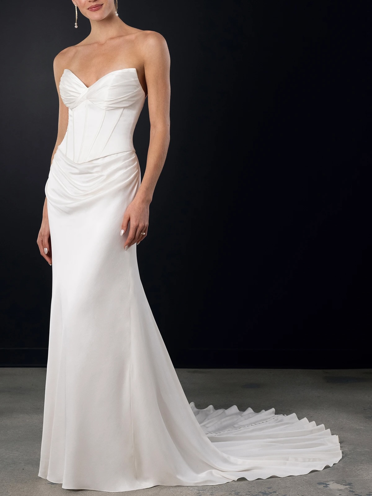 New arrival ✨
A stunning Martina Liana silk gown with a structured corset bodice and effortless drape!
Minimal. Modern. Made to wow.
Available now at Marry Go Round Bridal 🤍