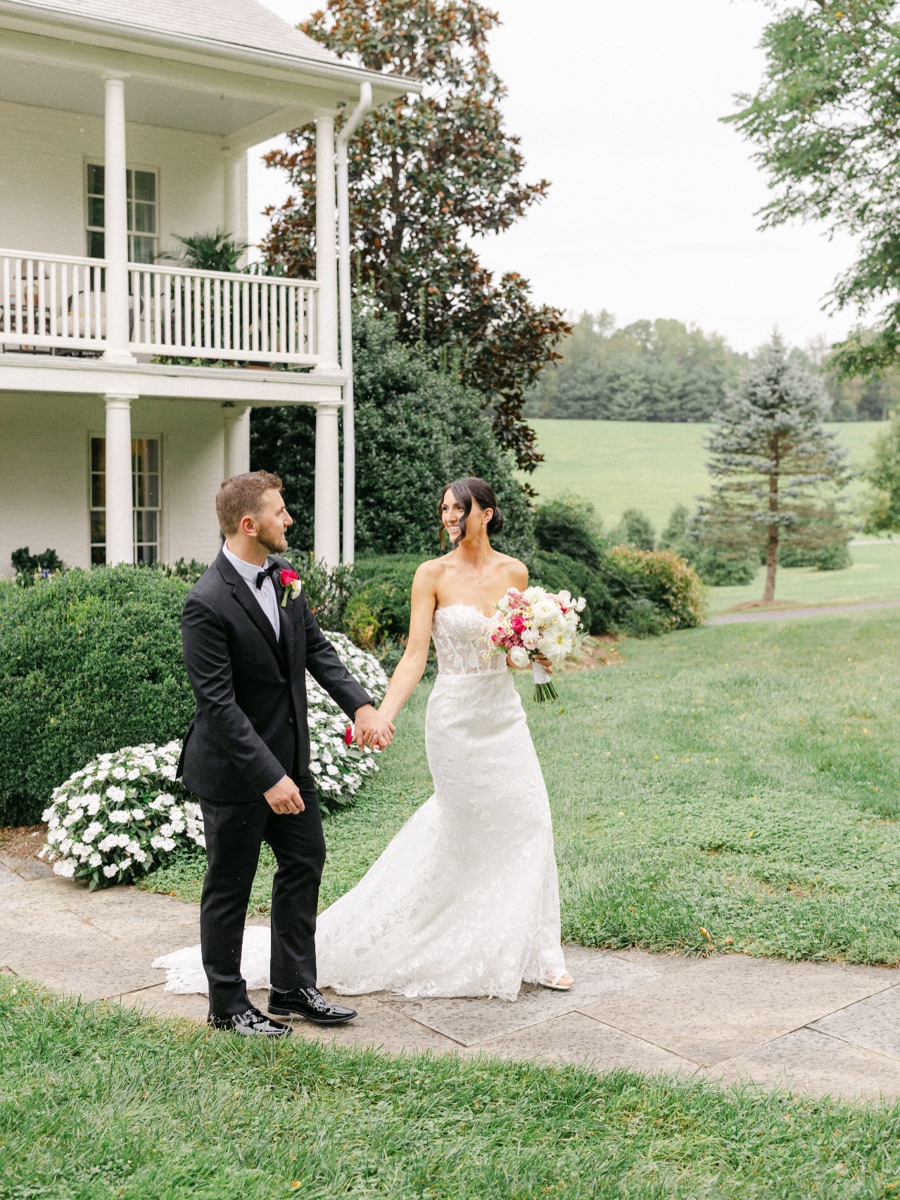Historic manor home, open skies, fresh meadows... Glen Ellen allows you and your loved ones to celebrate in beauty and romance.
⠀⠀⠀⠀⠀⠀⠀⠀⠀
@brittanythomasphoto
⠀⠀⠀⠀⠀⠀⠀⠀⠀
Glen Ellen Farm | historic & garden wedding venue in Maryland | now booking 2027 weddings.