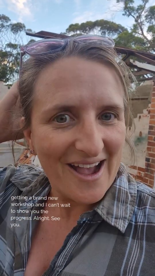 Farming, parenting, demolition and jewellery. That's my life 😆
#australianmade #farmerjeweller #jeweller #midwestjeweller #harvesttime #localjeweller #workshopbuilding #mumlife