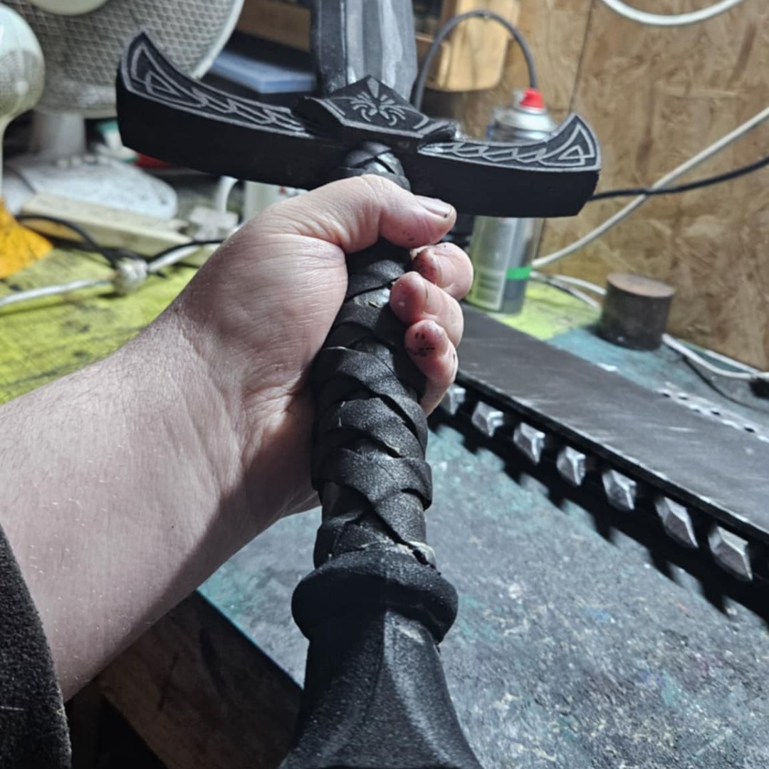 What’s on the workbench right now ⚔️
Custom foam LARP gear in progress.
I’ve been a bit quieter on here while I finish up commissions, but there’s some very cool stuff coming together behind the scenes.
If you like what you see, drop a ❤️, save the post, or give me a follow. It really helps more than you’d think.
Full reveals coming soon…
