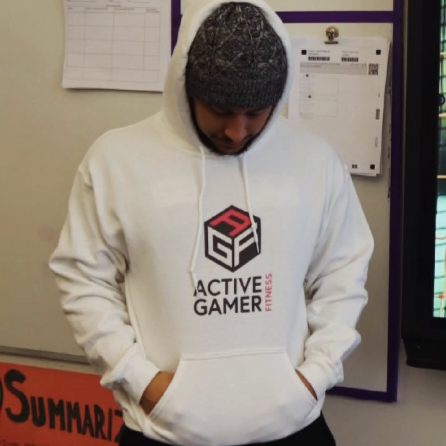 🕘It's time 🕒
We're halfway through the first week of the new year. Let's prioritize your health.
What benefits does exercise provide? 🤔.
It improves blood pressure, bone density, testosterone, decreased probability of Heart attack and heart disease, reduction or prevention in Diabetes.
And most importantly. You get to hang out with a bad ass trainer 😁.
Packages start as low as $170.00. Dm me and let's book your FREE session today.