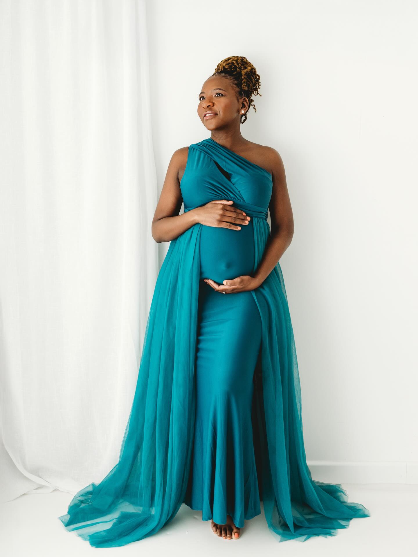 A stunning mama looking forward to welcoming her baby boy 💙
If you’re expecting a baby in 2026, don’t forget to schedule your maternity session - 29 to 36 weeks is the perfect window for capturing your bump.
#pregnancyphotography #maternityphotoshoot #bumpphotos #wiltshirematernityphotographer #andovermaternityphotographer