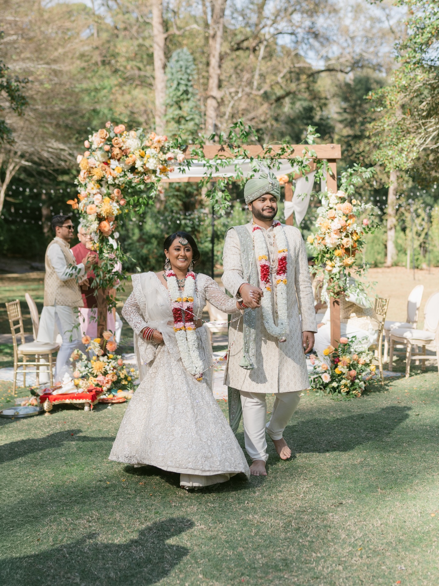 Hoping the New Year brings the same energy Jigna+Ayush brought to their wedding day. It was an amazing celebration with a baraat, lunch, wedding ceremony, dinner and dancing! All made possible by an incredible vendor team and the sweetest couple. We loved flowering each part of this epic day.
Venue: @catorwoolfordgardens
Planning: @weddingsbyepic
📸 @maggiekaranjaphoto
video: @lexandtrevfilms
Cake: @cakesbyanna21
Catering: Shayona Catering
🍸: @drinksby.ashia
🎧: @djameetatl
#atlantaphotographer #engagedatlanta #atlantaweddingflorist #gardenweddings #indianbridestyle