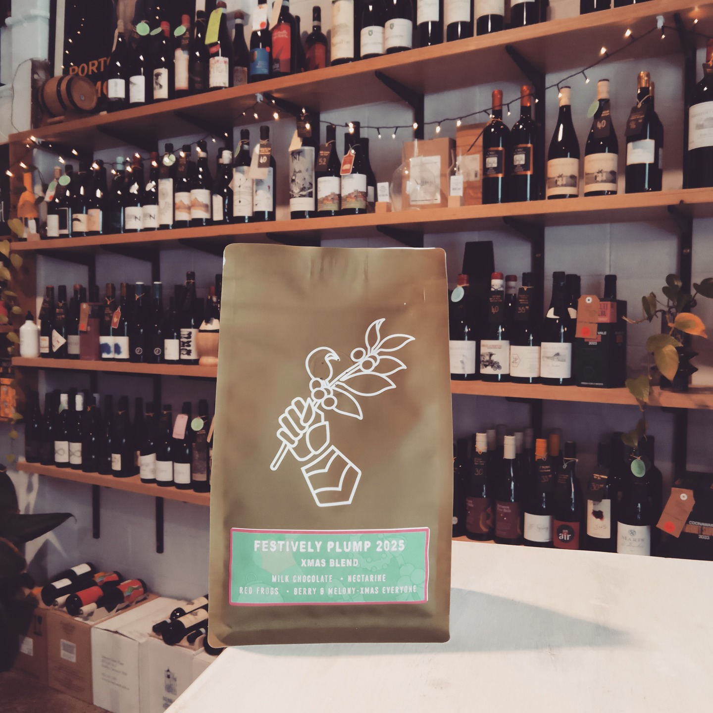 Morning coffee is my favourite ritual, before heading into Barrels & Stills Hawthorne for the day.
I’m so hyped that the Festively Plump Xmas blend from Cavalier Coffee Roasters is finally back! It’s super creamy (literally tastes like milk chocolate) but has these wild notes of nectarine and red frogs that make it so unique.
I’ve got my bag for the kitchen counter, but trust me, you need to grab a bag instore while it’s still around. It’s a limited run, so don’t wait!
#barrelsandstillshawthorne #cavaliercoffeeroasters #coffeelover #localwinestore #hawthornewinestore #4171