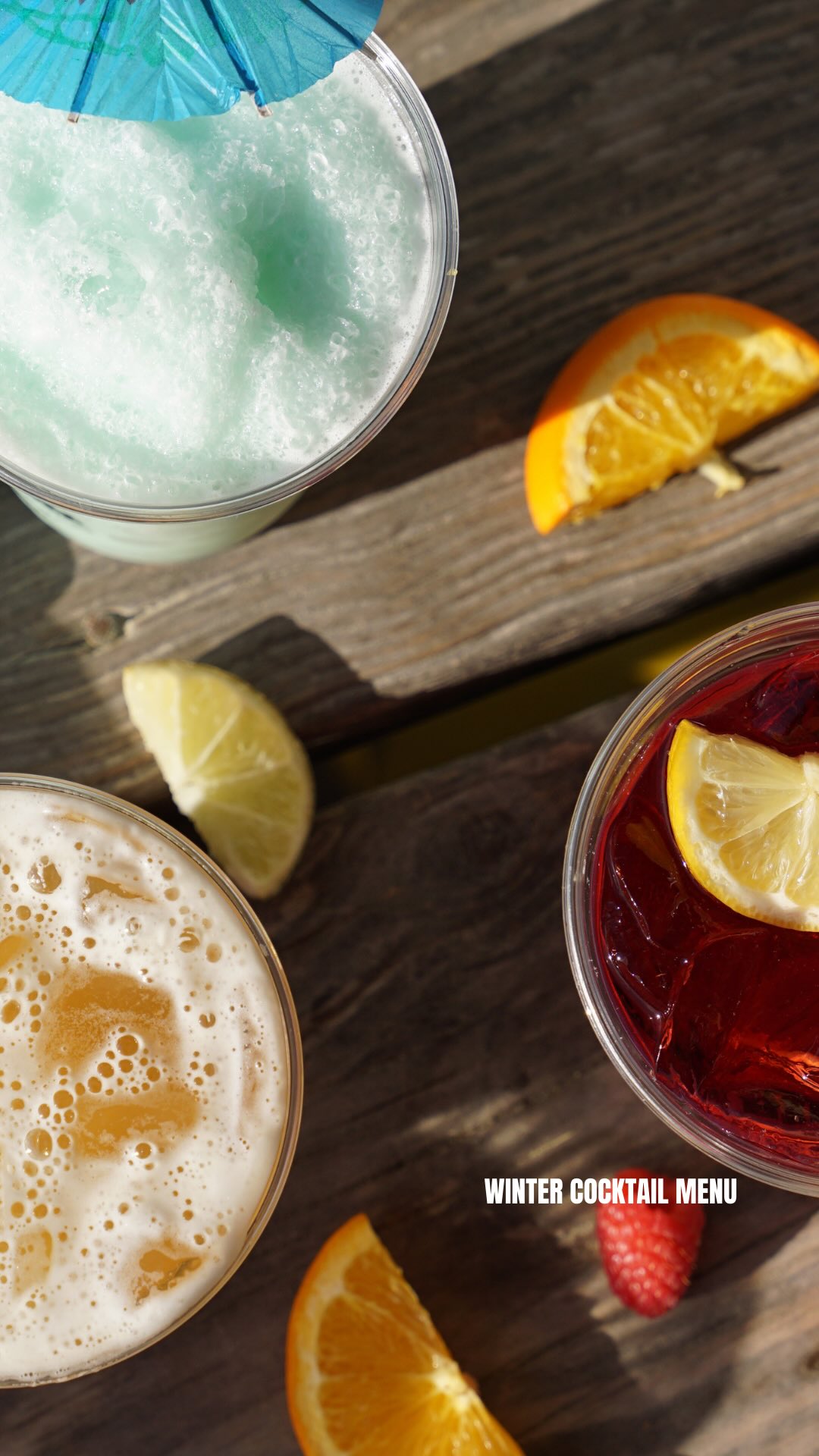 It’s about that time to get yourself familiarized with the Frostbite Cocktail Menu ⬇️
❄️ 𝗔𝗱𝘂𝗹𝘁 𝗛𝗼𝘁 𝗖𝗵𝗼𝗰𝗼𝗹𝗮𝘁𝗲 - RumChata & Creme de Cacao mixed with hot chocolate & topped with marshmallows
❄️ 𝗛𝗼𝘁 𝗔𝗽𝗽𝗹𝗲 𝗣𝗶𝗲 - Hot apple cider with vanilla vodka & butterscotch schnapps
❄️ 𝗣𝗲𝗽𝗽𝗲𝗿𝗺𝗶𝗻𝘁 𝗪𝗵𝗶𝘁𝗲 𝗥𝘂𝘀𝘀𝗶𝗮𝗻 - Rumpleminze, vodka, coffee liqueur & cream
❄️ 𝗖𝗿𝗮𝗻𝗯𝗲𝗿𝗿𝘆 𝗣𝗮𝗹𝗼𝗺𝗮 - Cazadores Blanco, cranberry juice, grapefruit juice & soda water
❄️ 𝗪𝗵𝗶𝘀𝗸𝗲𝘆 𝗪𝗮𝗿𝗺𝗲𝗿 𝗦𝗼𝘂𝗿 - Jim Beam, ginger ale, cranberry juice & sour mix
Available now at @captnbills and @billsbrewingco !
#NewDrinks #WinterMenu #LimitedTime