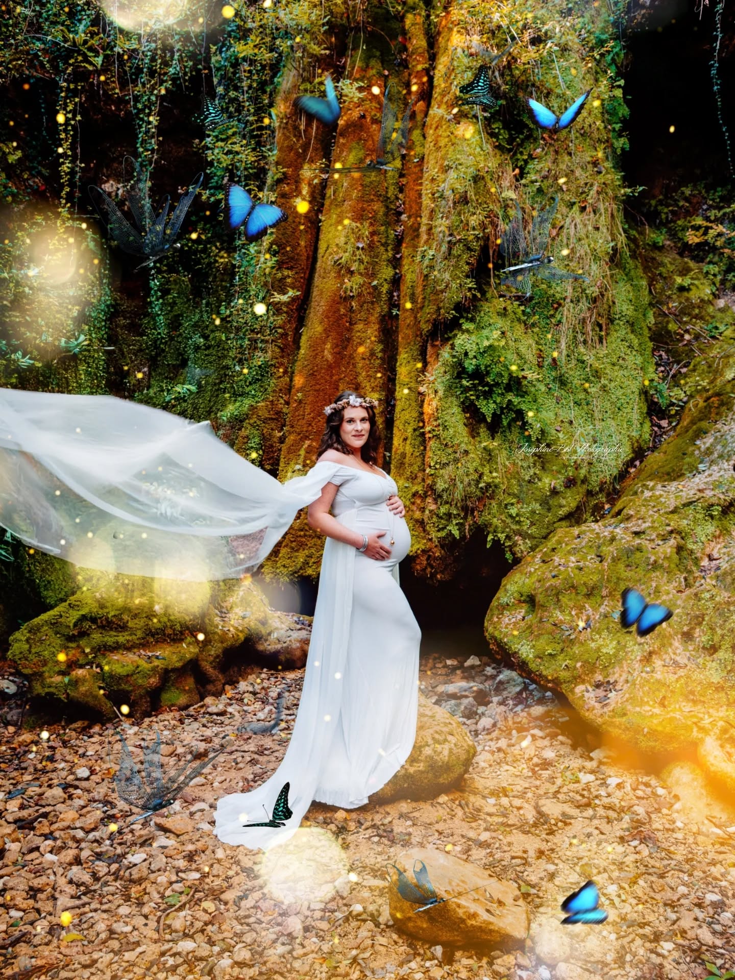 ✨ Il est des instants où le temps semble suspendu…
La grossesse est une parenthèse enchantée, un moment où la magie opère en silence.
Entre lumière dorée, nature vivante et battements de cœur partagés, une vie grandit, portée par l’amour et les rêves à venir.
Photographier ces instants, c’est capturer l’invisible : la féerie d’une attente, la douceur d’un lien déjà immense 🌿🤍
📷 Séance photo grossesse dans ce lieu magique ✨️
#GrossesseMagique #MaternitéFéerique #PhotographieMaternité #InstantPrécieux #AttendreUnEnfant