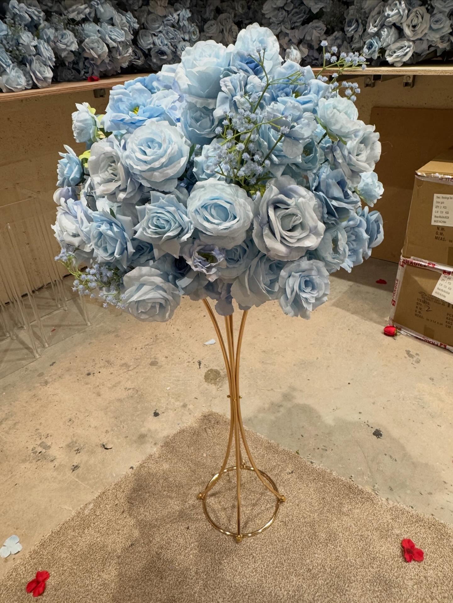 New 60cm flowerballs to match our blue heart 💙 also have top table florals to match