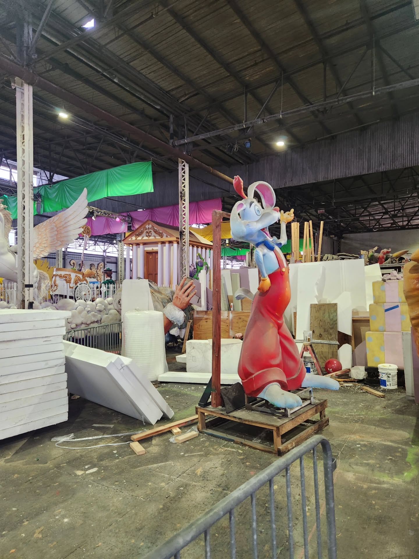 MARDI GRAS WORLD behind the scenes of Mardi Gras in New Orleans #mardigras #parade #travel #neworleans #fun