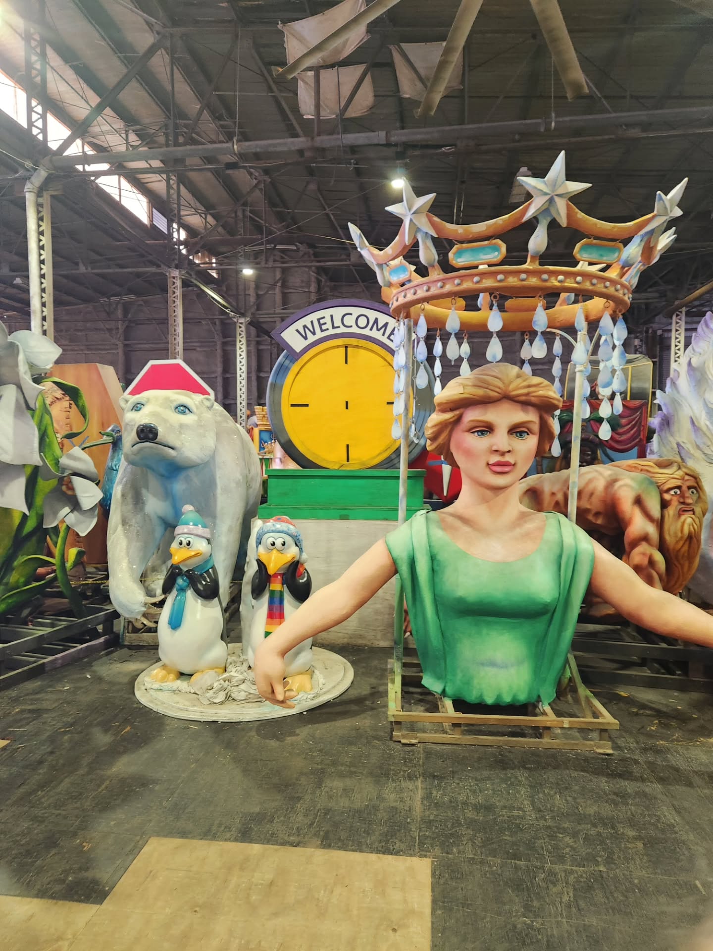 MARDI GRAS WORLD behind the scenes of Mardi Gras in New Orleans #mardigras #parade #travel #neworleans #fun