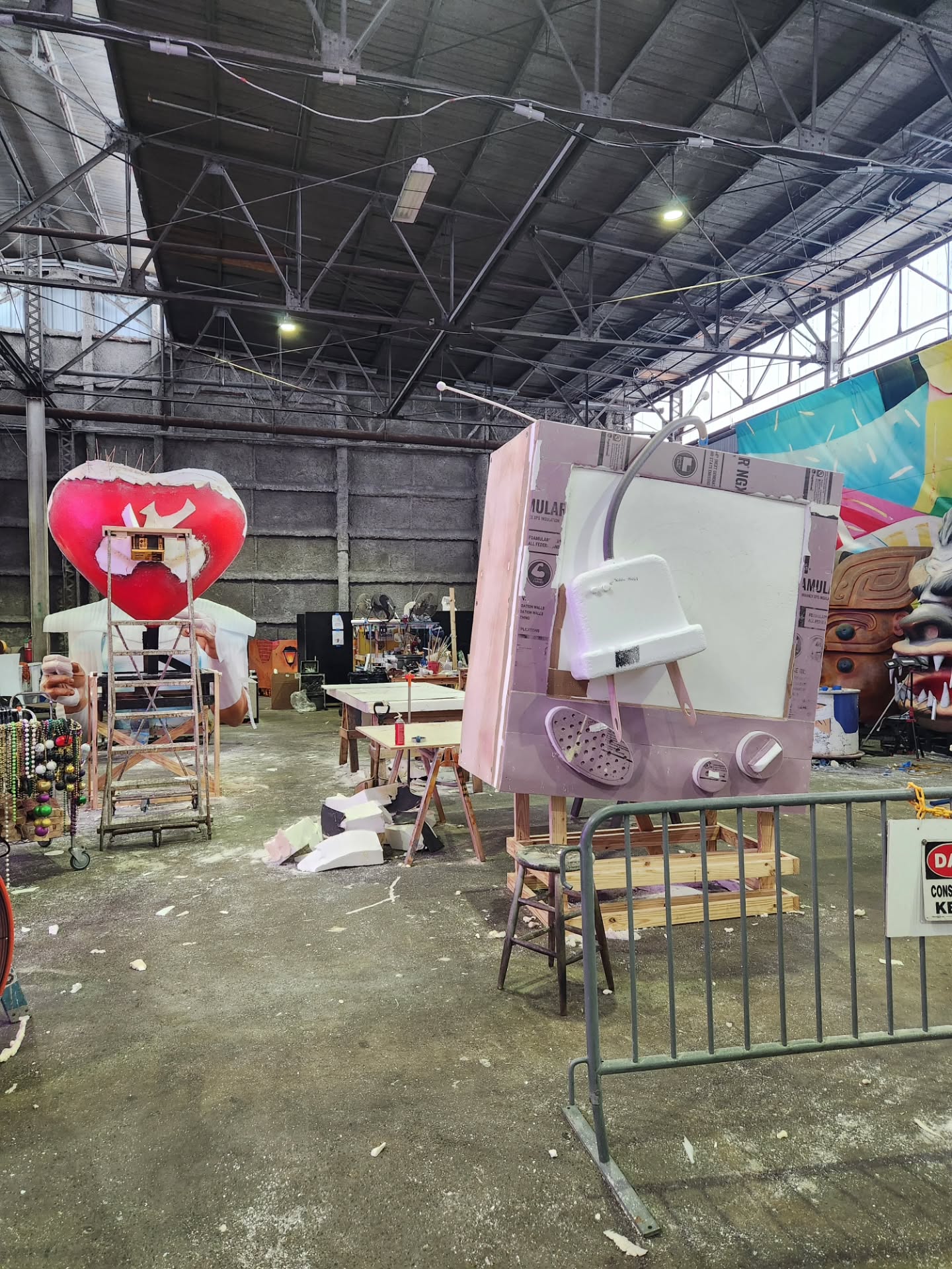 MARDI GRAS WORLD behind the scenes of Mardi Gras in New Orleans #mardigras #parade #travel #neworleans #fun