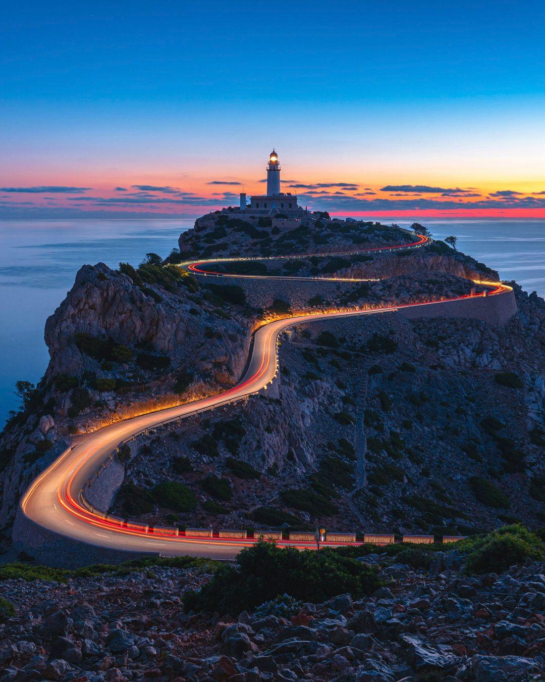 What’s shaping luxury travel in 2026? It’s no longer just about where you go, but how you experience it and why it matters.
Travelers are planning with greater intention, favoring longer stays, slower pacing, and experiences that feel deeply meaningful. Some seek high-adrenaline adventure in the Himalayas or heli-ski the peaks of Colorado. Others gravitate toward design-led city stays, wine country weekends, or coastal escapes that feel grounded and authentic. Across the board, travel is increasingly personal, aligned with values, reflects their passions, and leaves travelers feeling connected to both the destination and themselves.
Where will 2026 take you? We would love to help you find your next favorite place
#novaknows #sovirtuoso #LuxuryTravelAdvisor #LuxuryVacation #luxurytravel #traveladvisor #ExclusiveExperiences #LuxuryHotels
.
.
.
.
#TravelTrends #HighEndTravel #BespokeTravel #VIPTravel #LuxuryTravel