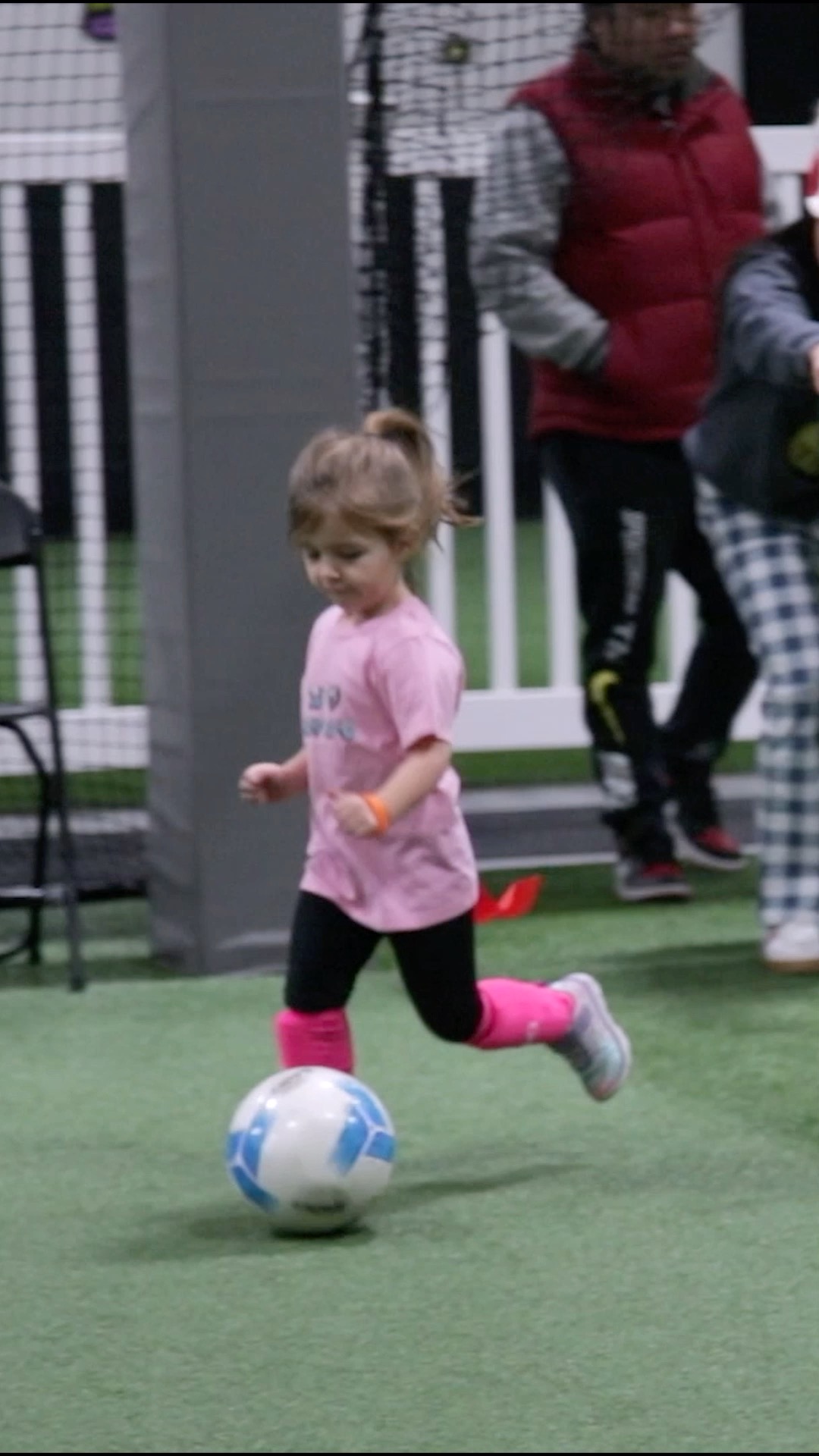 ⚽️ It’s go time! Tot Shots & Little Big Shots Winter Session #2 registration is NOW OPEN! These sessions fill up quickly every season—lock in your spot today before it’s gone! Check our bio for the link to register!
#LehighValleySportsTurf #LVST #IndoorSoccer #TotShots #LittleBigShots