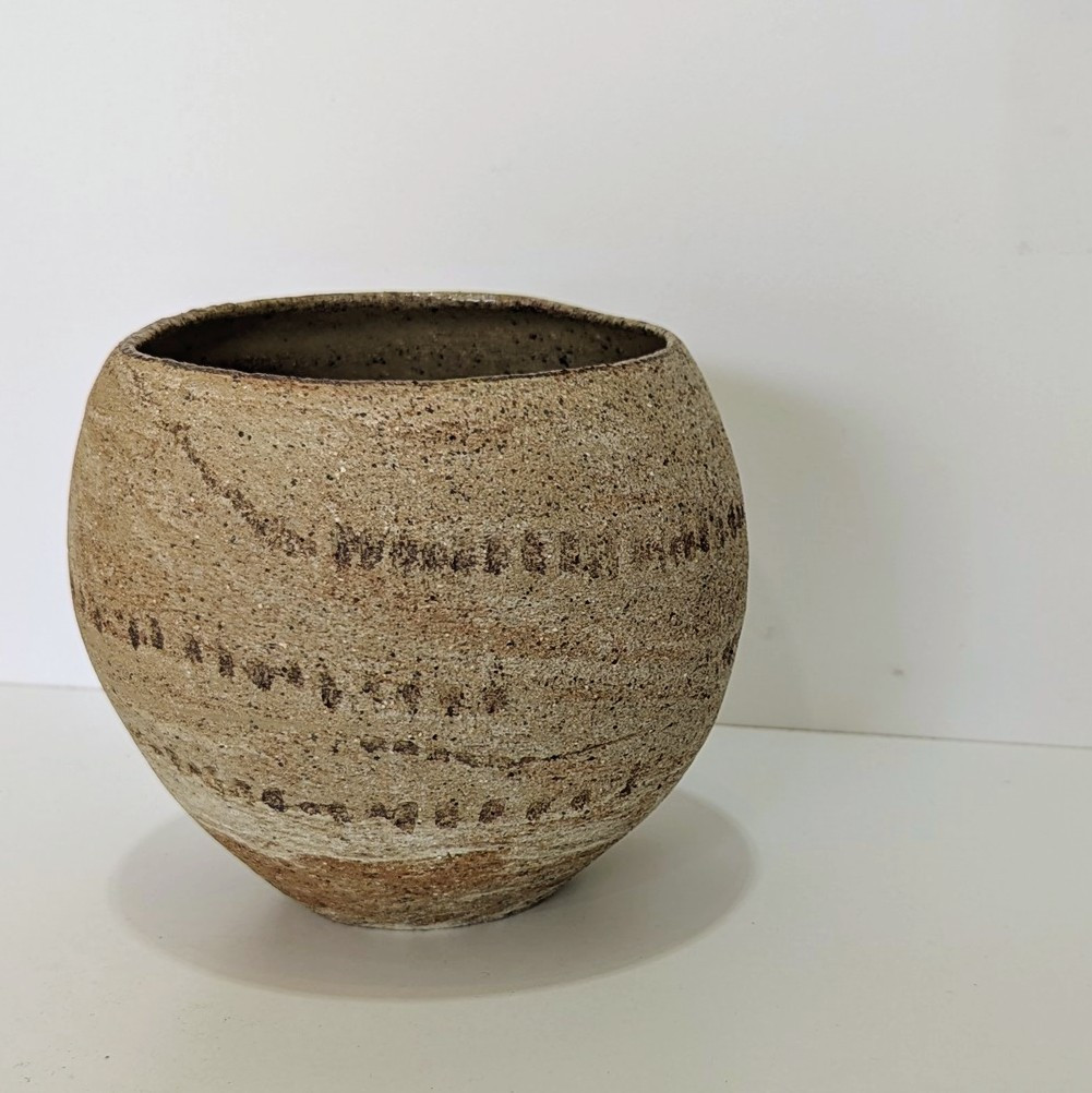 Elegance meets functionality in our 'Listening to Stone' ceramic vessel. Lovingly crafted by Sunshine Coast artist Gillian Smith, this piece is perfect for holding natural elements or as a standalone artwork. Link in Bio #Ceramics #ArtisanCraft #HomeStyle