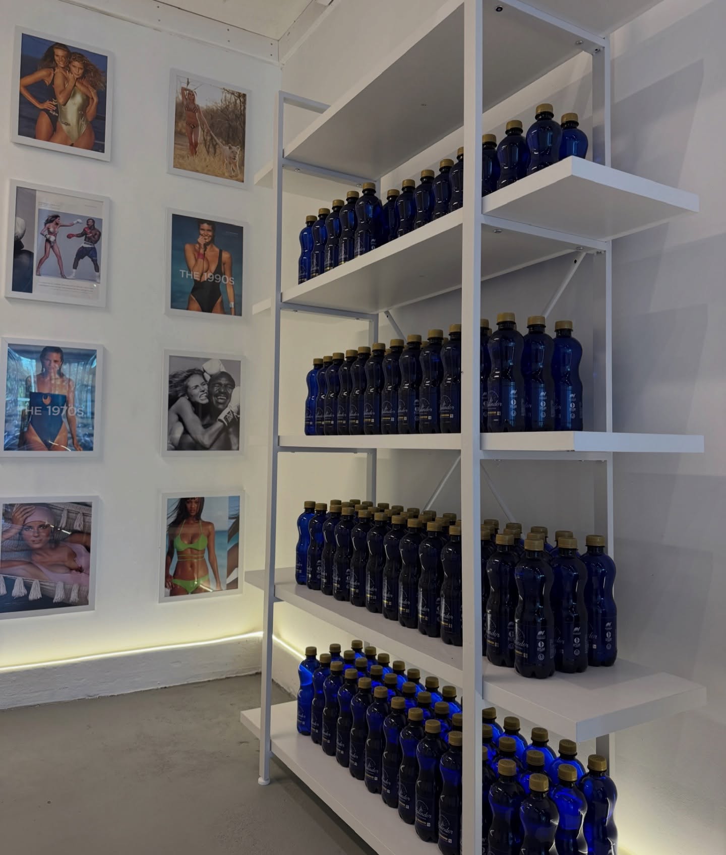 Staying hydrated at the studio with @splendorwater ?✨