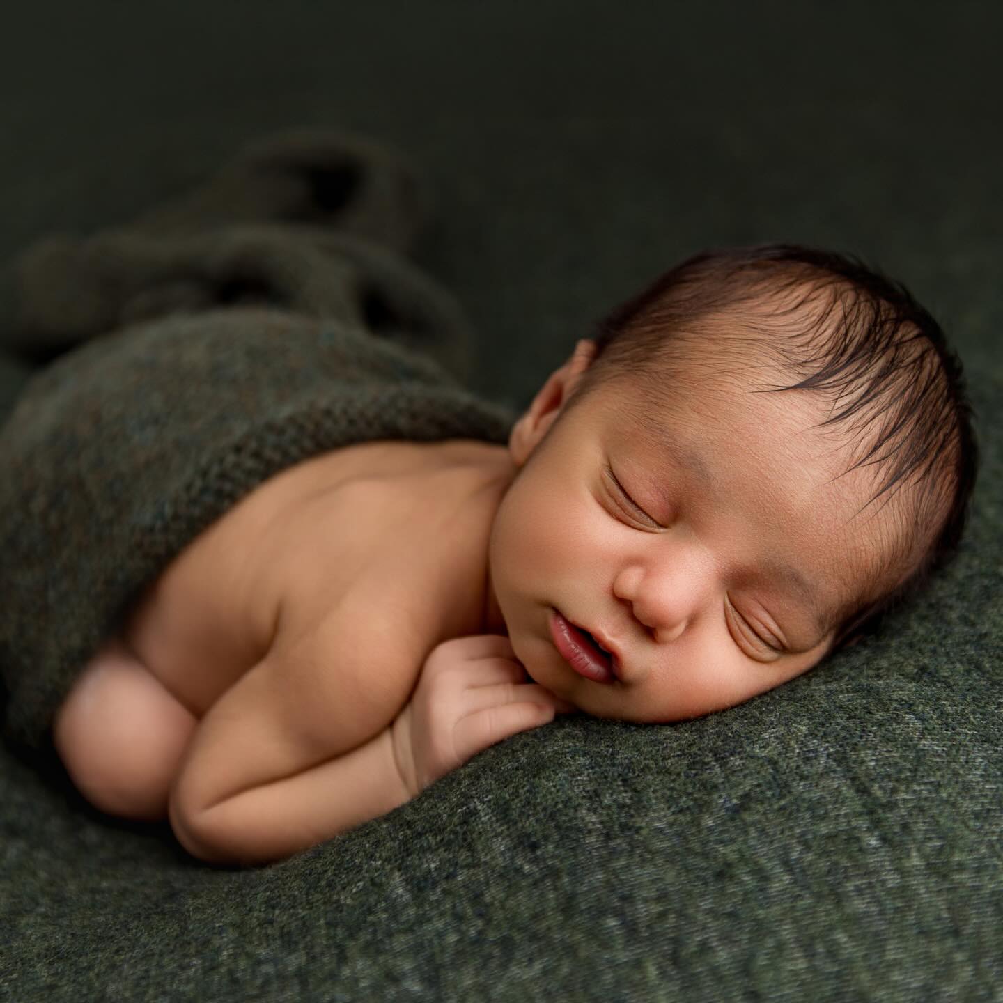 This colour green for baby boys is just perfection 😍
#newbornphotographer #wiltshirenewbornphotographer #salisburynewbornphotographer #newbornphotos #andovernewbornphotographer