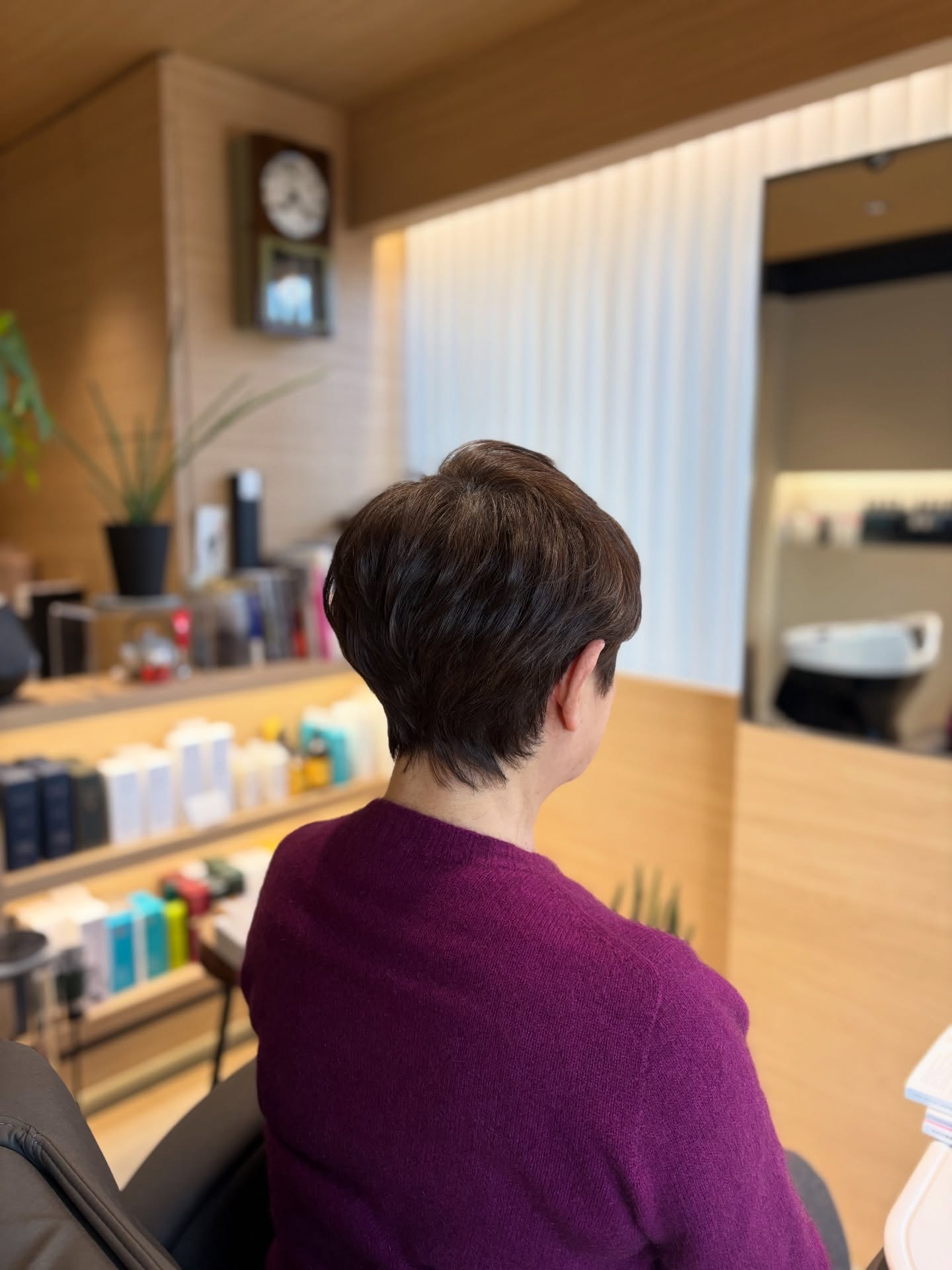 ミセスショートスタイル。後頭部にボリュームを与え丸みを意識したパーマスタイル。
#広尾美容室
#HAIRSALON_S広尾
#ミセスショート
#頭皮ケア
#オーダーメイドウィッグ