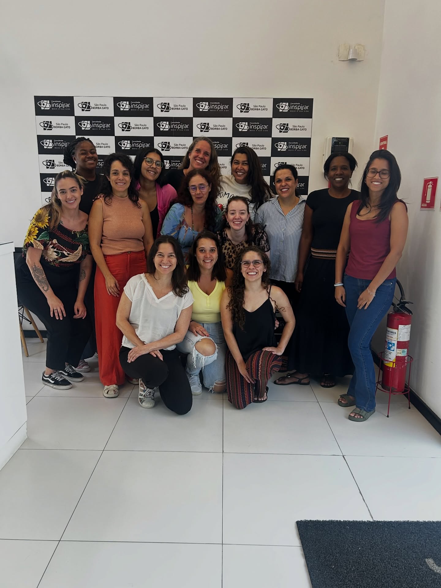 Aulas rendem quando a turma se entrega!!! 🤩🤩
Ensinar fica muito melhor quando existe troca e reflexão.
😍 Super obrigada @fisiocarlalemos pelo convite e a essa turma tão comprometida, participativa e interessada em fazer diferença no cuidado à saúde da mulher.
Vocês fizeram valer cada hora dessa aula 💛🥰