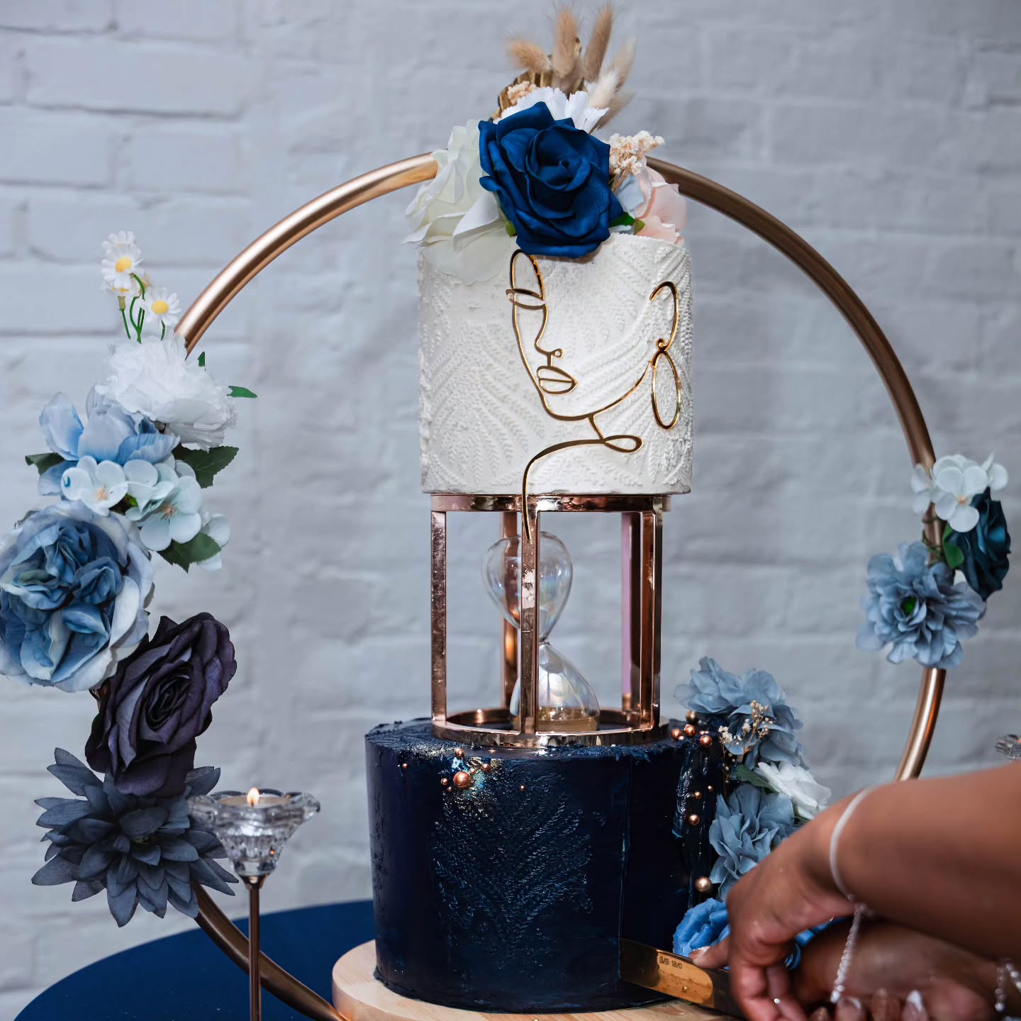 There's something about this cake...
-🎨-
-😎-
-🎂-
#loungincake #ediblecreationsforall