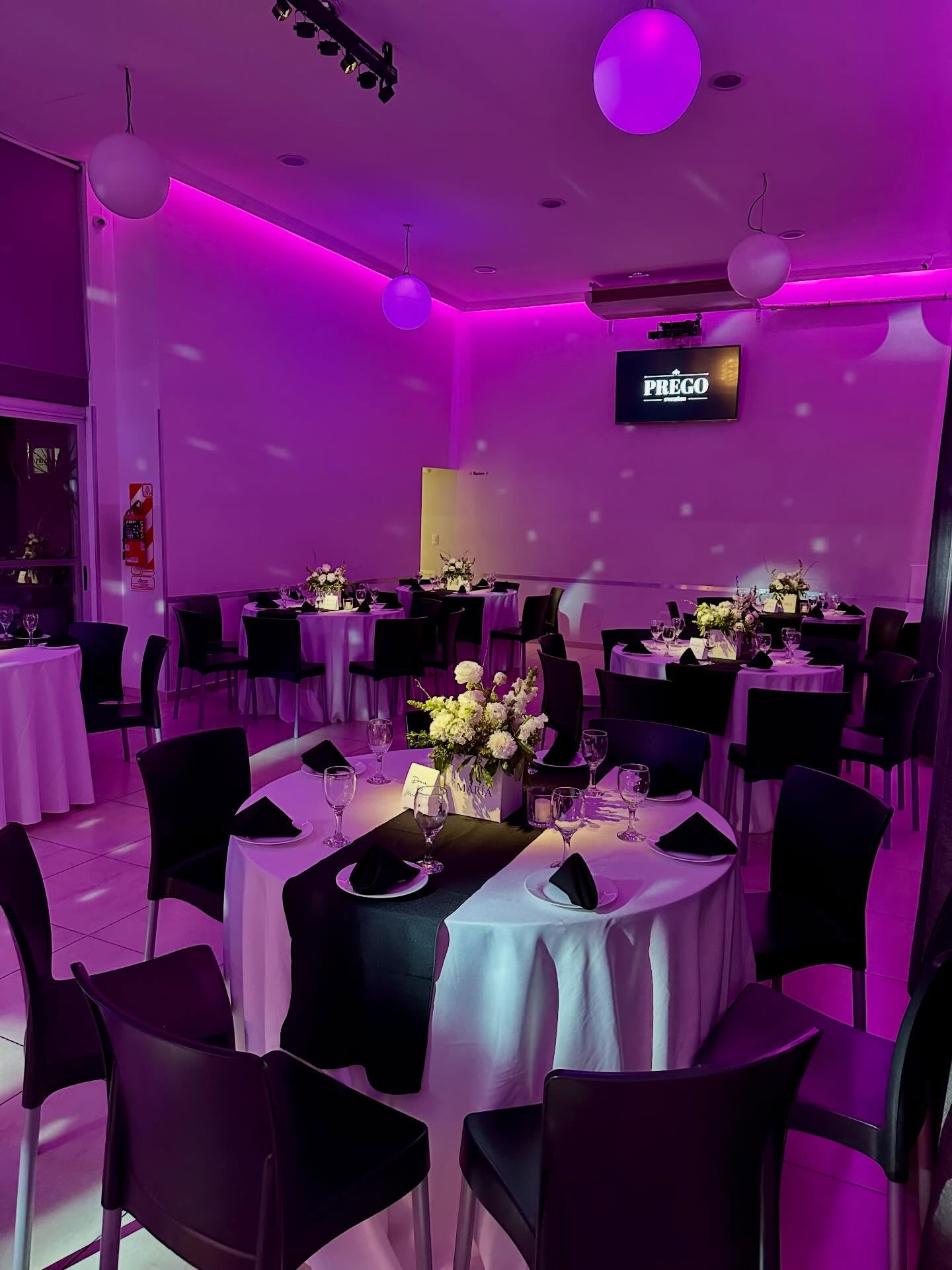 Cada #evento cuenta una historia.
Y la decoración es la forma de empezar a contarla ✨
Colores, luces, flores, mesas y detalles pensados para reflejar quién sos y qué querés celebrar. Porque no se trata solo de un espacio… se trata de crear una experiencia que se sienta propia, íntima y memorable 💫
💳 Facilidad de pago
Planes en cuotas
Precios especiales al contado
Eventos únicos
Detalles que importan
Recuerdos que quedan 💖
📲 Escribinos por WhatsApp y asegurá tu fecha
Las fechas vuelan… y las mejores se reservan primero
221 459 5615