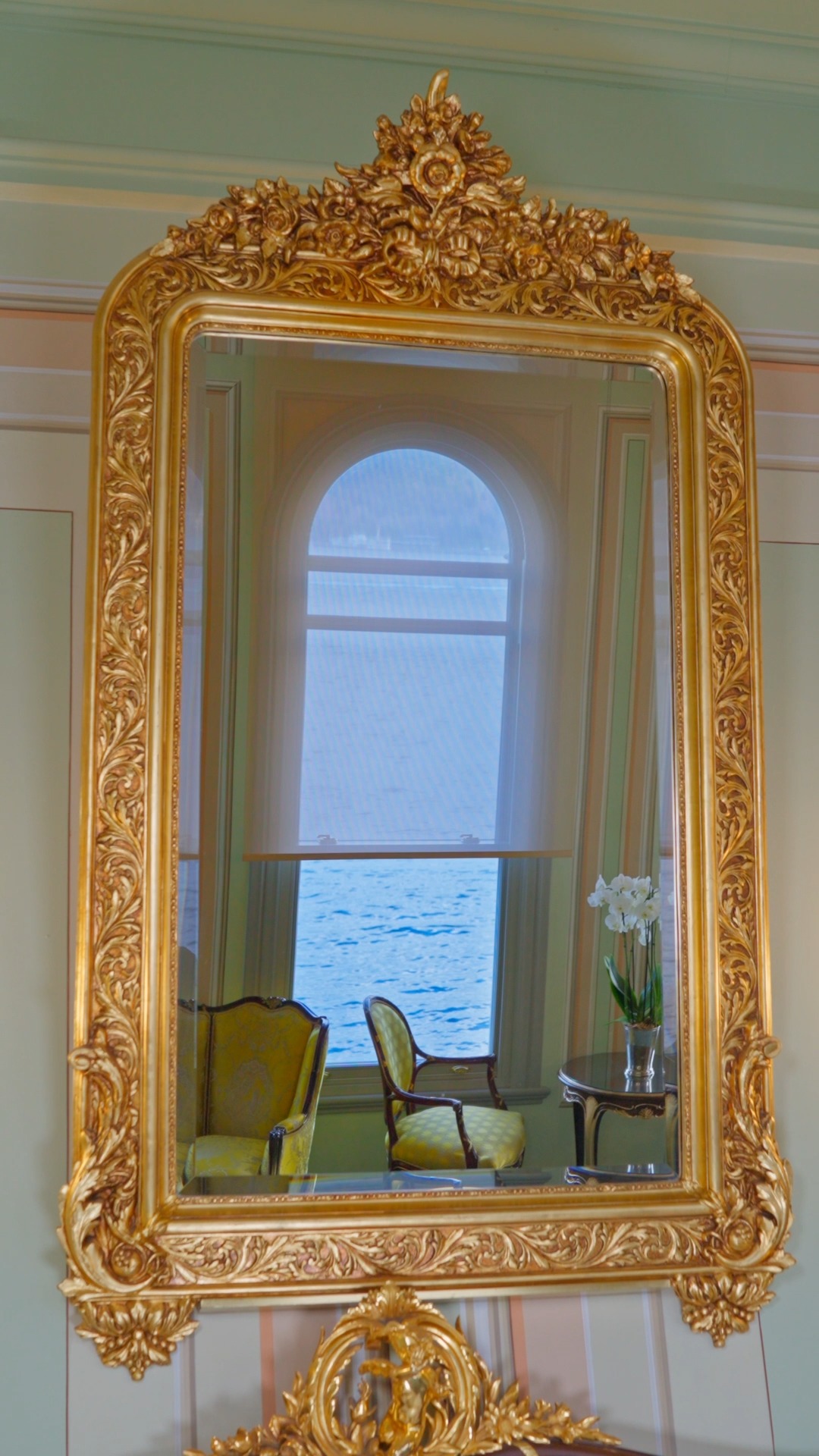 Palace Room’da pencereniz doğrudan Boğaz’ın sularına açılıyor. Yüksek tavanlı bu ferah alanda, panoramik manzara her an yanınızda. ?
Your windows open directly to the Bosphorus in the Palace Room. High ceilings and panoramic views create a serene escape right by the water. ?
Rezervasyon için:
Tel: +90 216 422 00 03
WhatsApp: +90 507 460 18 17
✉️ info@bosphoruspalace.com
? Yalıboyu Caddesi No: 64, Beylerbeyi, İstanbul
#BosphorusPalaceHotel #palaceroom #istanbul #boutiquehotel #istanbulhotel #bosphorus #bosphorusview