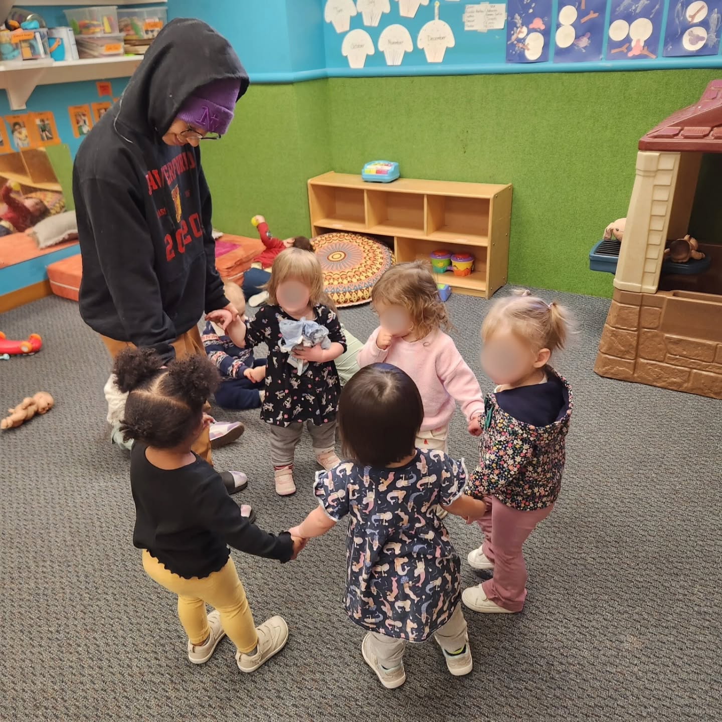Gross motor skills include dancing, bouncing, and so many things that we teach our Bees as their bodies grow busier by the day! โน๏ธ๐
๐ก๐ผ๐ ๐ฒ๐ป๐ฟ๐ผ๐น๐น๐ถ๐ป๐ด ๐ฐ๐ต๐ถ๐น๐ฑ๐ฟ๐ฒ๐ป ๐ฎ ๐บ๐ผ๐ป๐๐ต๐ ๐๐ต๐ฟ๐ผ๐๐ด๐ต ๐ฑ ๐๐ฒ