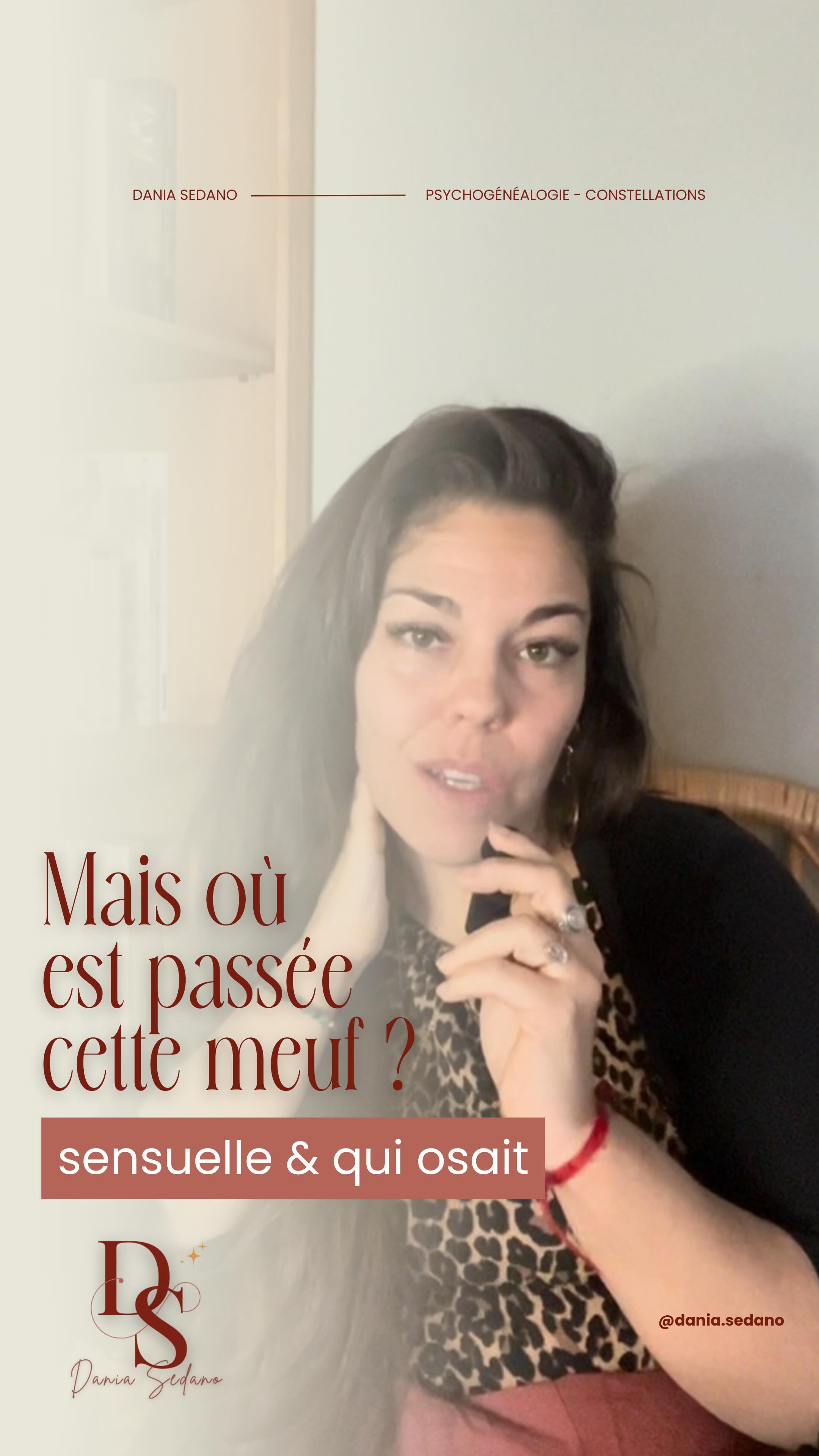 Tu n’as pas “changé”.
Tu t’es éteinte pour être aimée.
À force de vouloir être choisie,
tu t’es rendue plus petite.
Plus silencieuse.
Plus invisible.
On t’a fait croire que ton feu dérangeait.
Que ton désir était “trop.”
Que ta sensualité devait être contrôlée.
Alors tu as appris à te retenir.
À ne plus prendre de place.
À ne plus provoquer de regard.
Mais voilà la vérité qui dérange : une femme qui s’éteint pour être aimée ne sera jamais pleinement choisie. Elle ne devra se contenter que des miettes qu’on veut bien lui donner.
Laisse moi te dire une chose : ta puissance n’a jamais été le problème.
C’est de t’être abandonnée toi-même qui t’a coûté cher.
Il est temps d’y remédier, on est d’accord!
FÉMINITUDE, une masterclass UNIQUE et OFFERTE.
Un espace pour cesser d’être la « good girl »
d’être “acceptable” et diluée.
Recommencer à être vivante, désirante, incarnée.
Un espace pour reconnecter à ta force la plus extraordinaire : celle d’être une femme !
Si tu veux continuer à te contenir et à t’effacer par peur d’être désaimée, ce n’est pas le bon endroit et je ne suis pas la bonne personne.
Si tu es prête à rallumer le feu et assumer qui tu es vraiment alors commente FEMINITUDE et je t’envoie le lien d’inscription.
N’oublie pas, le 2 février, tu rallumes cette flamme 🔥
#cercledefemmes #femmespuissantes #cycleféminin #féminitude #masterclass