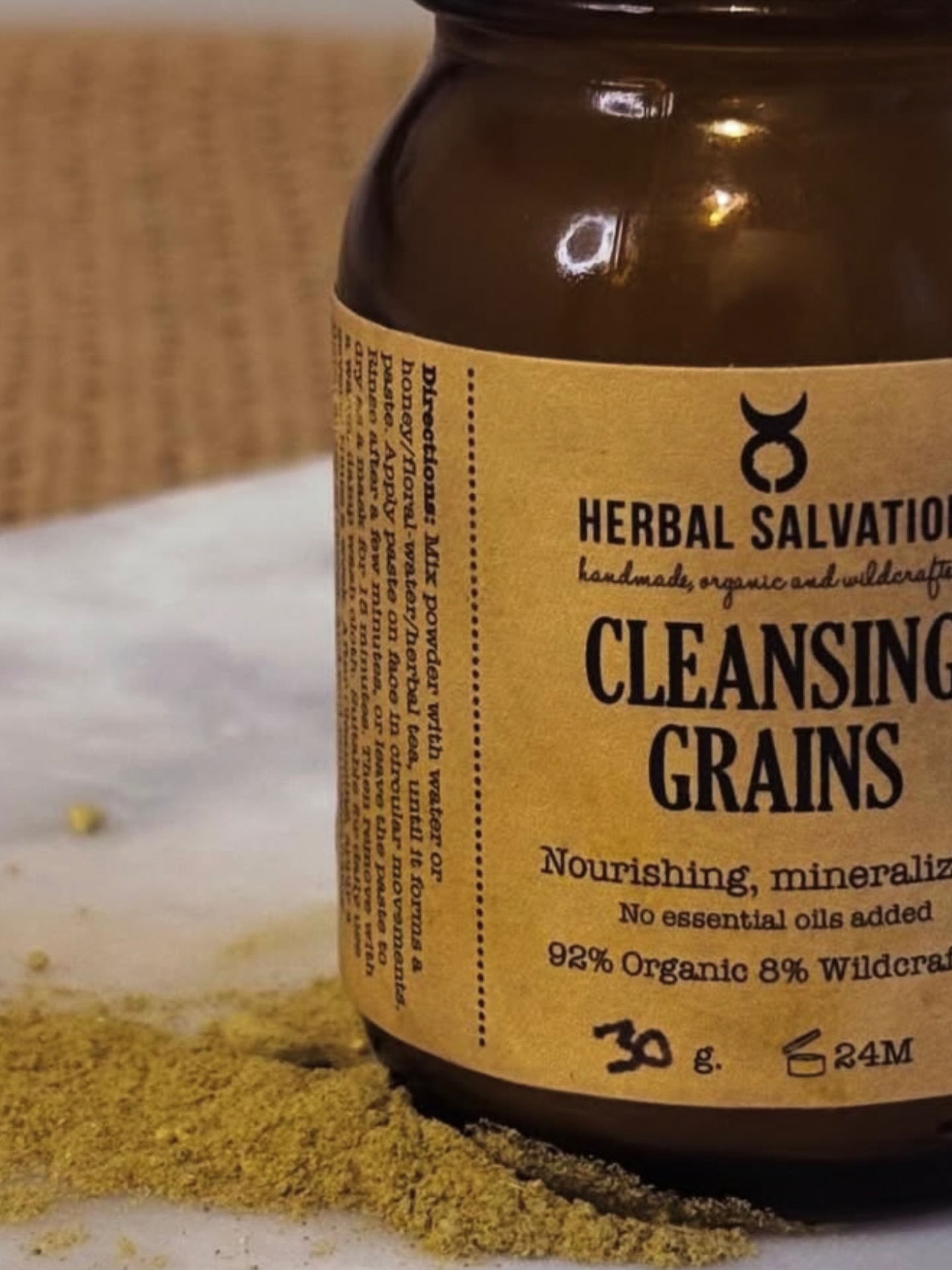 ✨ CLEANSING GRAINS
Dette vidunder fra Herbal Salvation er intet mindre end et 3i1 produkt, som både en rens, scrub og maske!
Den er baseret på nærende og rensende urter, som er aromatiske, mildt eksfolierende, antibakterielle og rige på mineraler. Den bevarer hudens elasticitet og fremmer glød - helt uden at udtørre! 🔥
Den kommer til at blive en fantastisk tilføjelse til din hudplejerutine!
Cleansing Grains koster 150 kr, og du kan købe den på vores webshop!
HVIS du kunne tænke dig at prøve den af, så ville jeg skynde mig ind i vores bookingsystem og finde tid til en ANSIGTSMASSAGE! Her bruger Mette den både som scrub, rens OG maske, og får dermed det maksimale ud af dette dejlige produkt. 🫰🏼❤️
Klik på 🔗 i bio - via vores hjemmeside kan du finde vej til både webshop og bookingsystem.
Skriv endelig en DM, hvis du får brug for assistance!
#lajoliedk #heledig