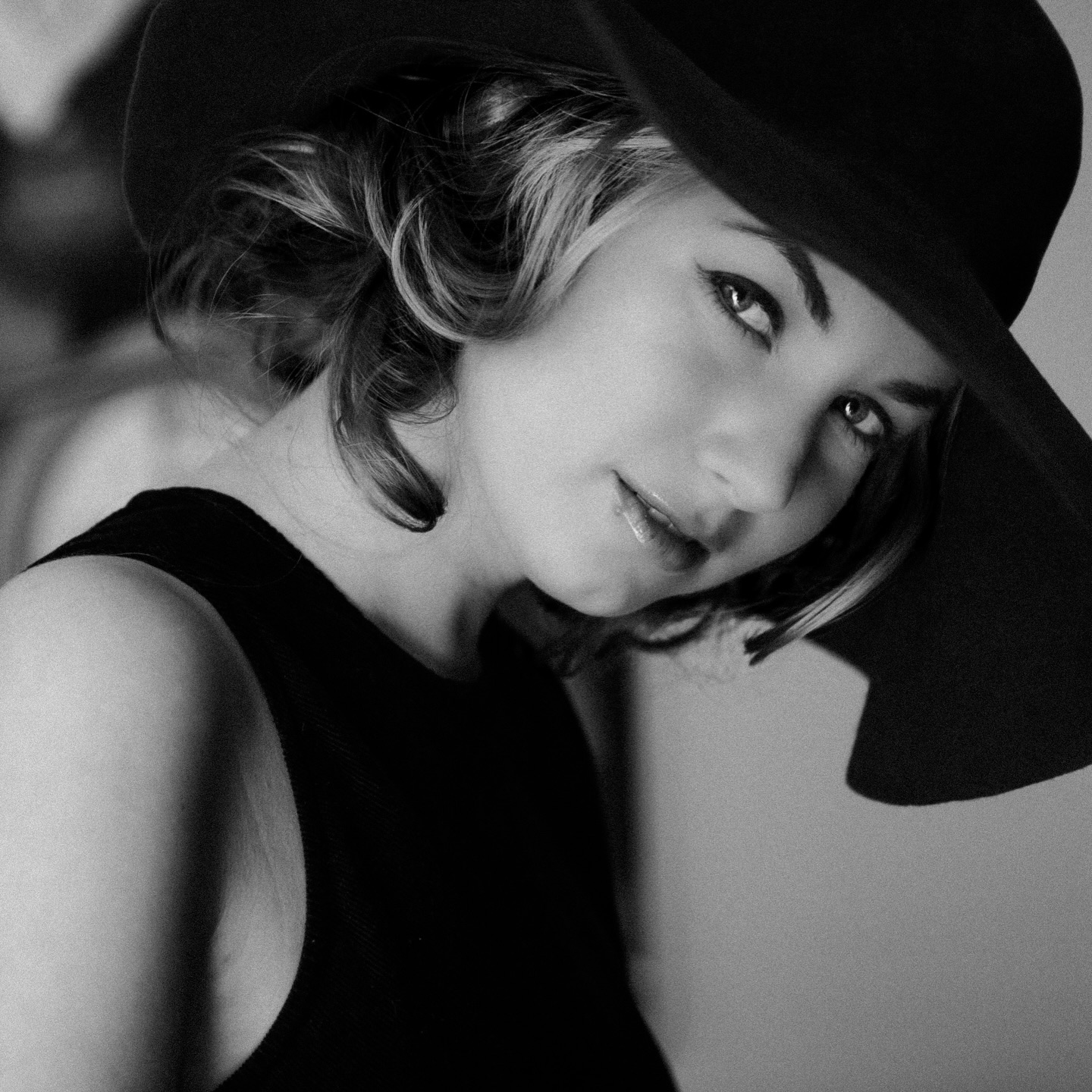 Elisha Revisited // 1/18
Well, I’m back revisiting some of my favourite work, and this series of Elisha is no exception.
So much has happened in the world of photography since I began this journey in 2004. It’s mind blowing.
One of the most important things that hasn’t changed though is the capture itself.
That moment of truth where you see and feel and capture the person right in front of you.
When you, the photographer, just know when the exact right moment is to press the shutter…
when the magic happens.
It’s less about the gear, and more about being present.
If you’re a creator, you know the feeling…
I know that sounds a bit poetic, but I believe this sentiment is something artists of all kinds would say resonates at the heart level — that moment of creation that feels just right, and for a reason.
Revisiting portraits of Elisha wasn’t something I was planning to do tonight, but since it’s January and a 1 year of new beginnings, it feels fitting to revisit work from the past that hasn’t been seen yet… and challenge myself to create in new and different directions.
This is 1 out of 18 images that still move me from this set, and have revisited artistically from the original edit. I’ll be sure to share the rest soon!
This one stood out to me — which edit is your favourite: 1, 2, or 3?
Photography: @lindamackiecreative / www.lindamackie.ca
Model/Client: @elishara
Makeup, Hair + Styling: @jessicaventuri
#lindamackiecreative #headshotsmatter #victoriabcphotographer #portraitphotography #personalbrandphotography
@headshots.matter @westshorechamber @theeloquententrepreneur