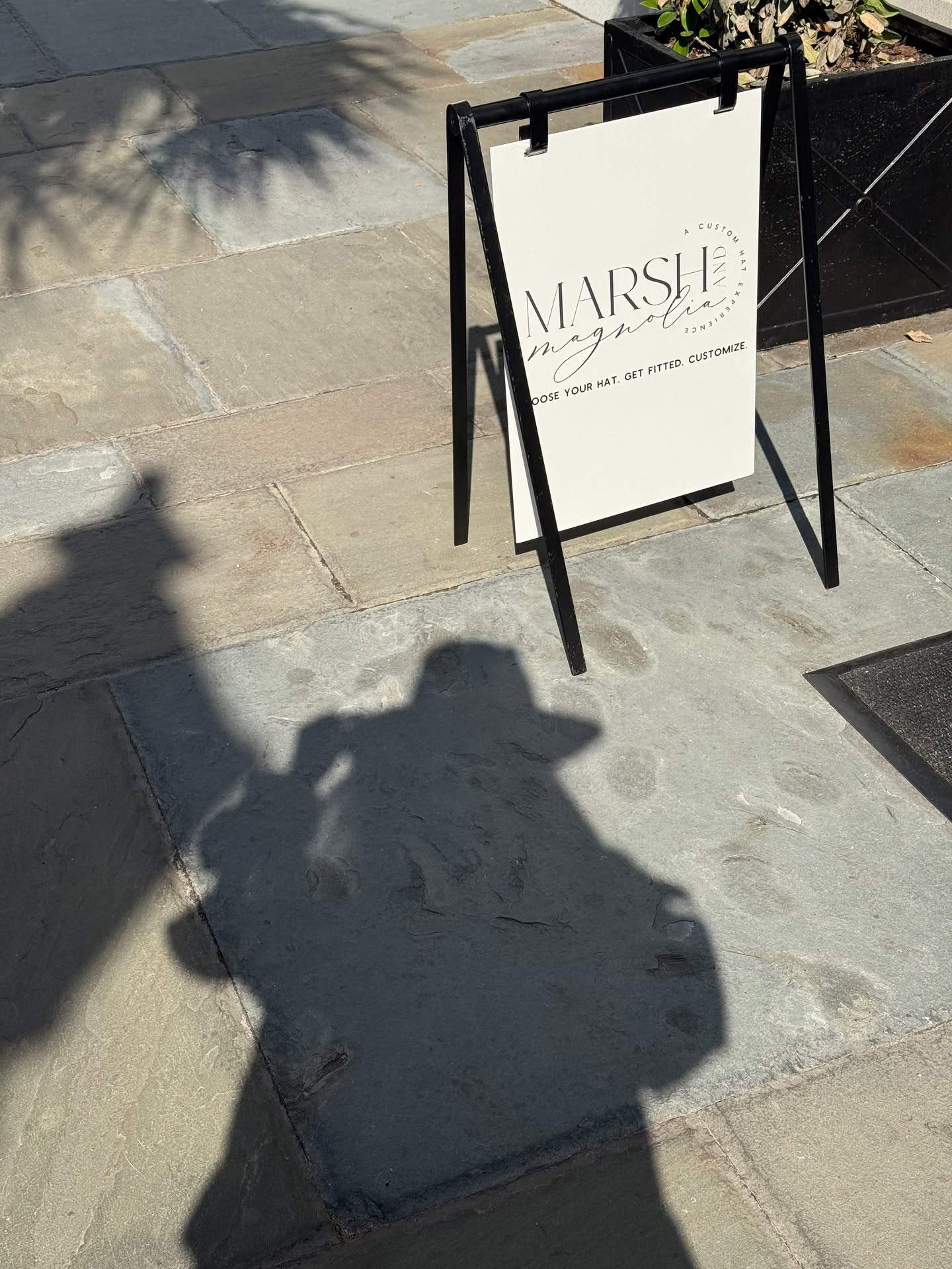 Happy Friday ? Your weekend outfit just needs one thing… a hat ✨