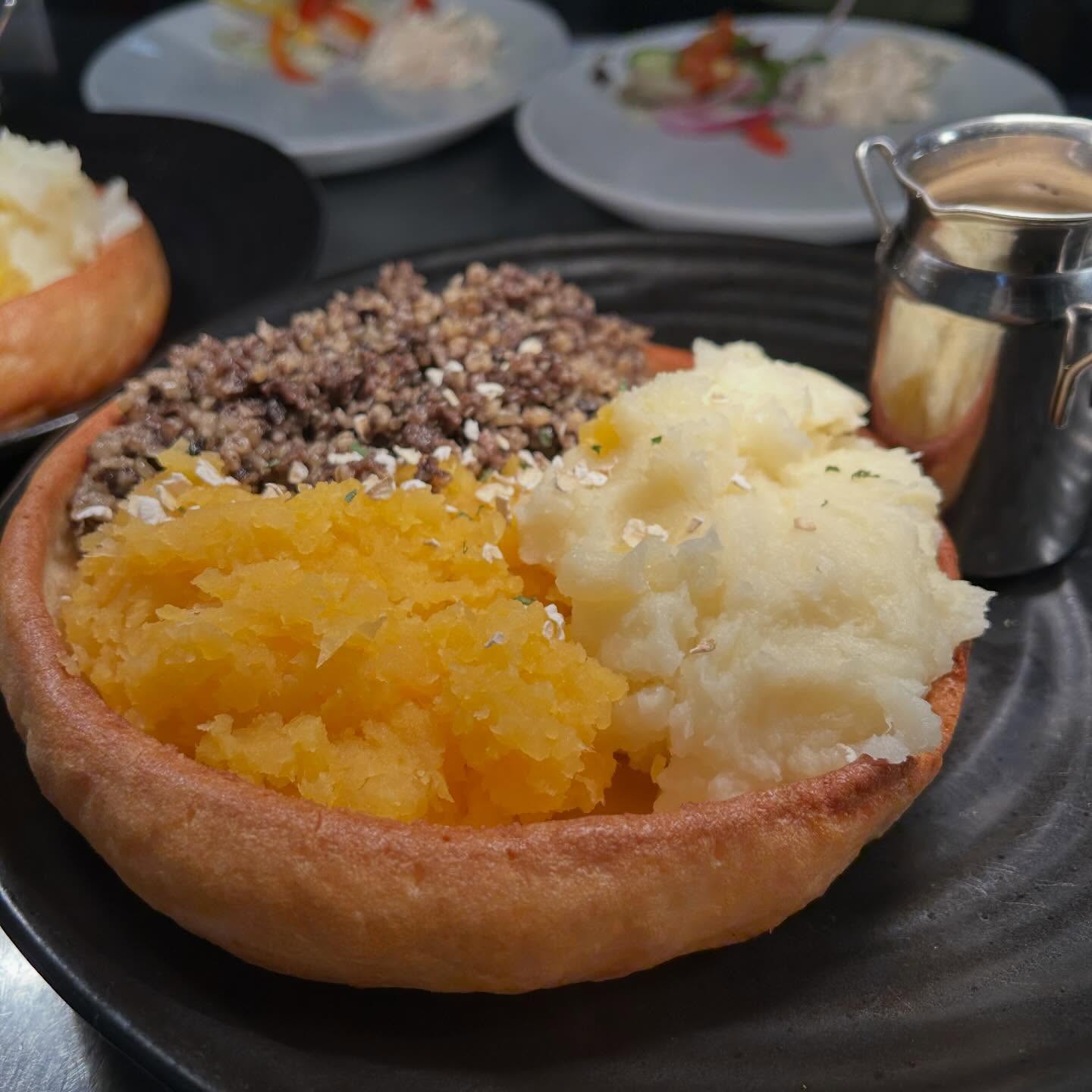 ???????celebrating burns day with our banging special
Haggis, neeps and Tatties served in a giant Yorkshire pudding with homemade peppercorn sauce?
#thecooshed #cooshed #robertburns #rabbieburns #haggisneepsandtatties
