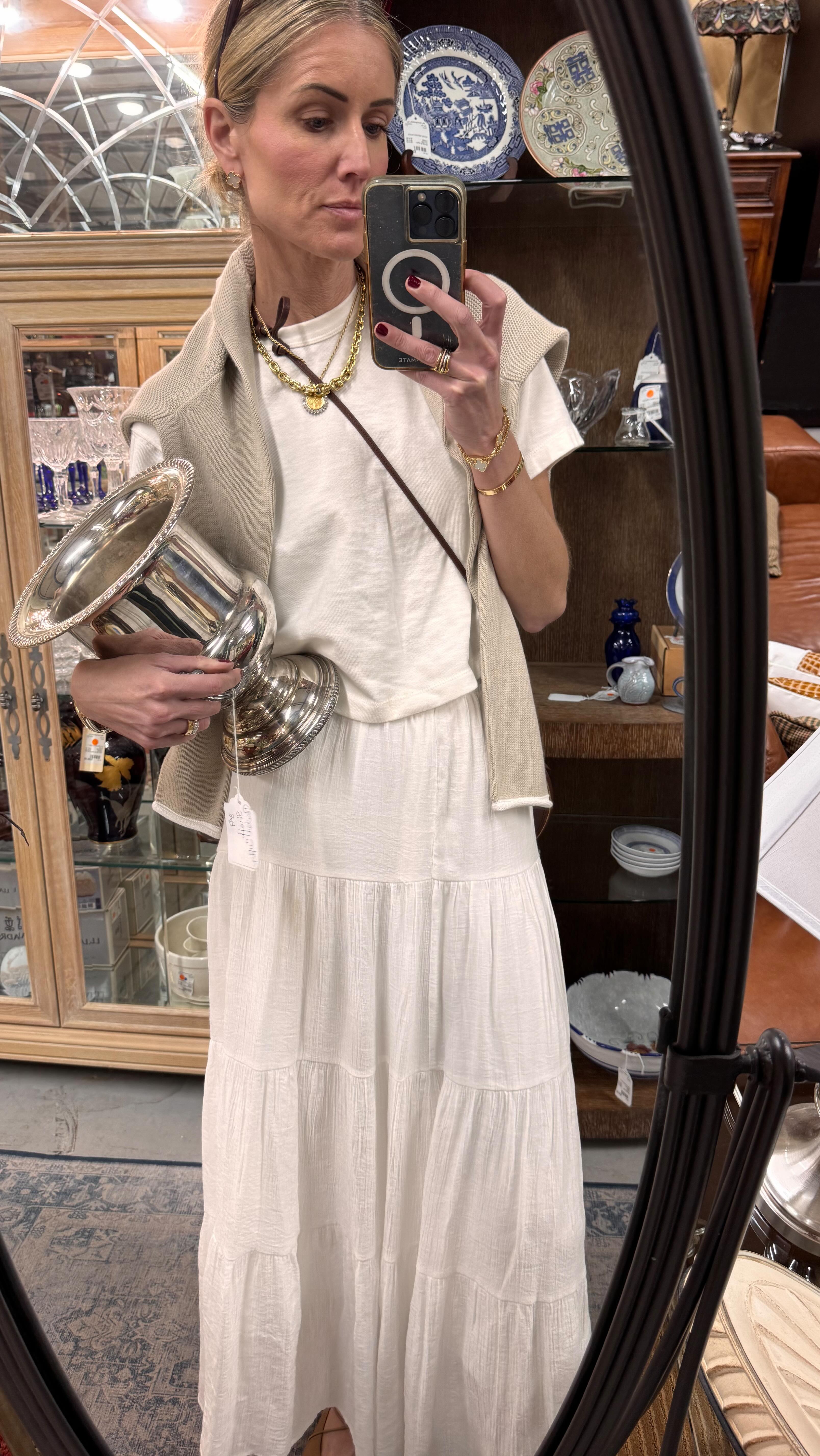 my old stomping grounds. on a recent work trip to Sarasota I decided to pop into some of my favorite thrift & consignment shops. let's just say I wasn't expecting to mail myself home a gigantic box 🤭 here's where I went - save this post for your next thrifting adventure.
stop 1 - the Women's Exchange. came across a beautiful set of silver plated silverware that I'm still thinking about.
stop 2 - the Pines of Sarasota. usually one of my favorite spots for silver plated finds however the selection was picked over. I did find a great pair of hurricane lanterns.
stop 3 - PEL Sarasota. they're only open the later half of the week so watch your timing. it just so happened that I stopped in on a Thursday and hit the jackpot with not one but TWO silver plated champagne buckets. also grabbed some silver plated trays for a plate wall I'm working on and some antique books for the bookcase.