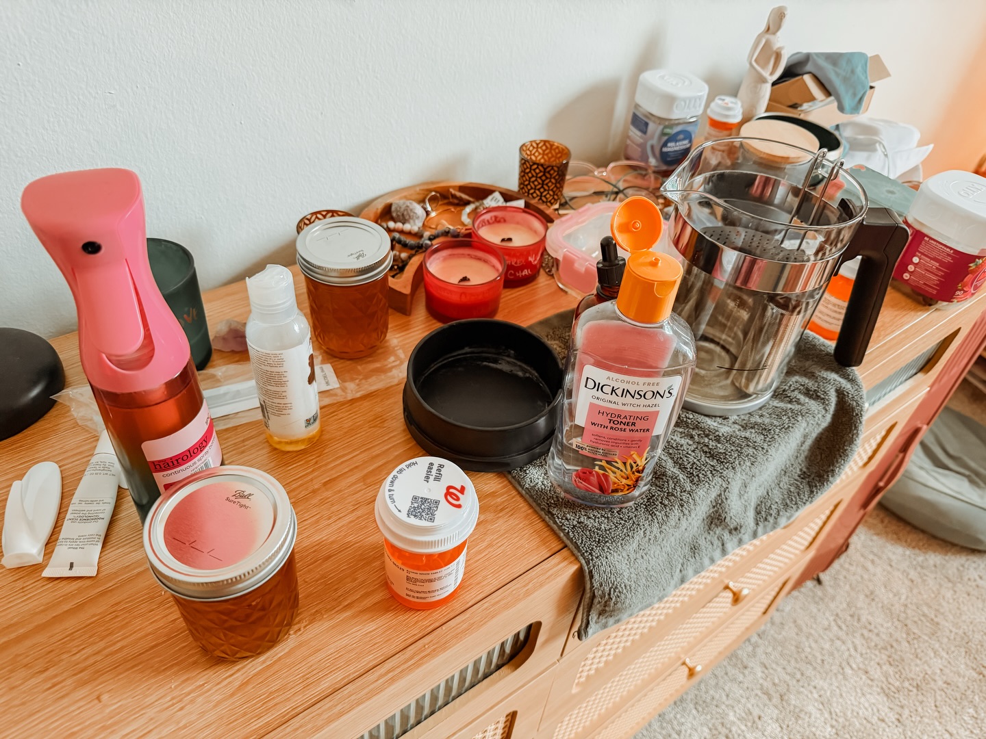 The process
Just made some sage, jasmine, and rosemary water 💦 for my locs.