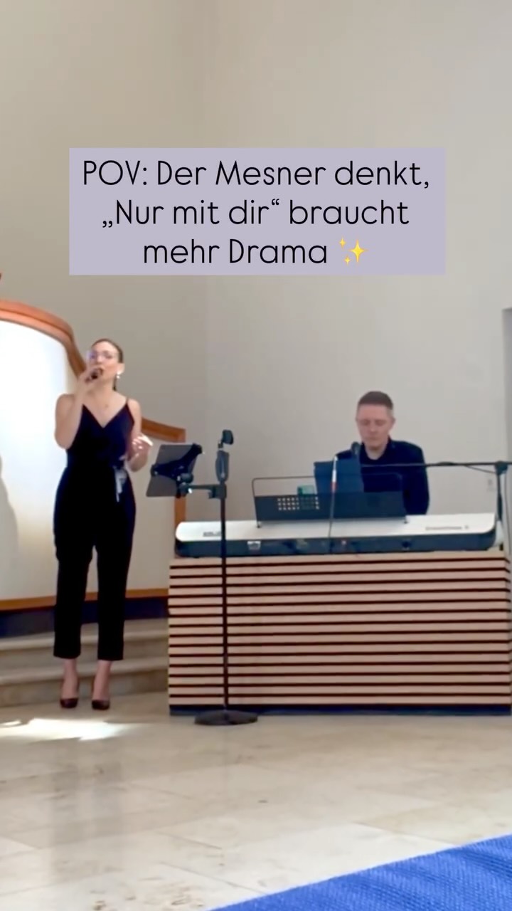 POV: Der Mesner denkt, „Nur mit dir“ braucht mehr Drama 🎤✨
Soundcheck in der Kirche –
Rampenlicht: ✔️
Mehr Rampenlicht: ✔️✔️✔️
Licht aus. Amen. 😄
#humormusssein #soundcheck #nurmitdir #hochzeitssängerinstuttgart #rampenlicht