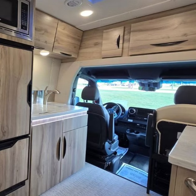 ICYMI: @CharlieGraceAdventures shared her honest take on the Chinook Concourse, and her reaction says it all. See for yourself what she had to say about this award winning motorhome >>
https://www.chinookrv.com/post/charlie-grace-tests-the-chinook-concourse-this-rv-blew-my-mind
#ChinookRV #ChinookConcourse #ClassB #ClassBRV #RVTour #RVDreams #DreamRV #VanLife