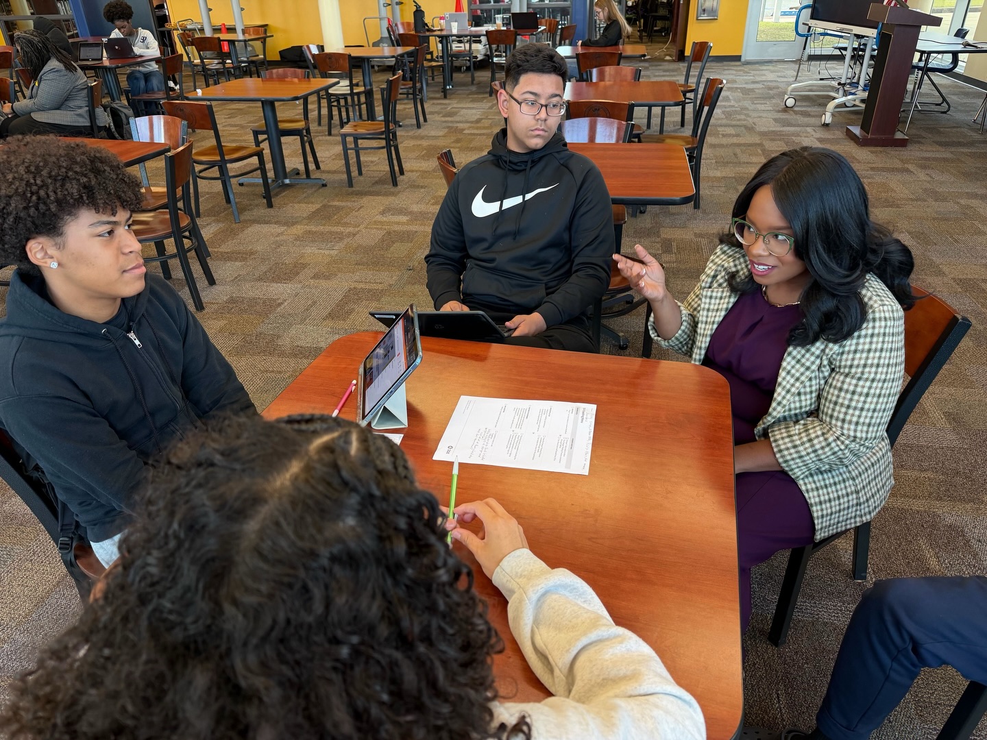 Today filled my heart. I am proud to be a mentor through Junior Achievement of Central Florida.
I spent my time with 3DE students at Osceola High School, and I am deeply grateful. Pouring into our young people is always worth it. Their ideas were bold. Their confidence was real. Their future is bright.
One student shared that having coaches helped them sharpen their ideas and think more creatively for their final presentation. That right there is the work. Giving our youth access, encouragement, and real-world insight so they can walk into rooms ready.
This is why I stay committed to youth investment, workforce readiness, and community partnerships. When we show up early for our students, we shape what comes next for Kissimmee.
Proverbs 22:6 reminds us to train up a child in the way they should go. I take that to heart every time I step into a classroom.
Always proud to serve. Always ready to pour back. 🩷