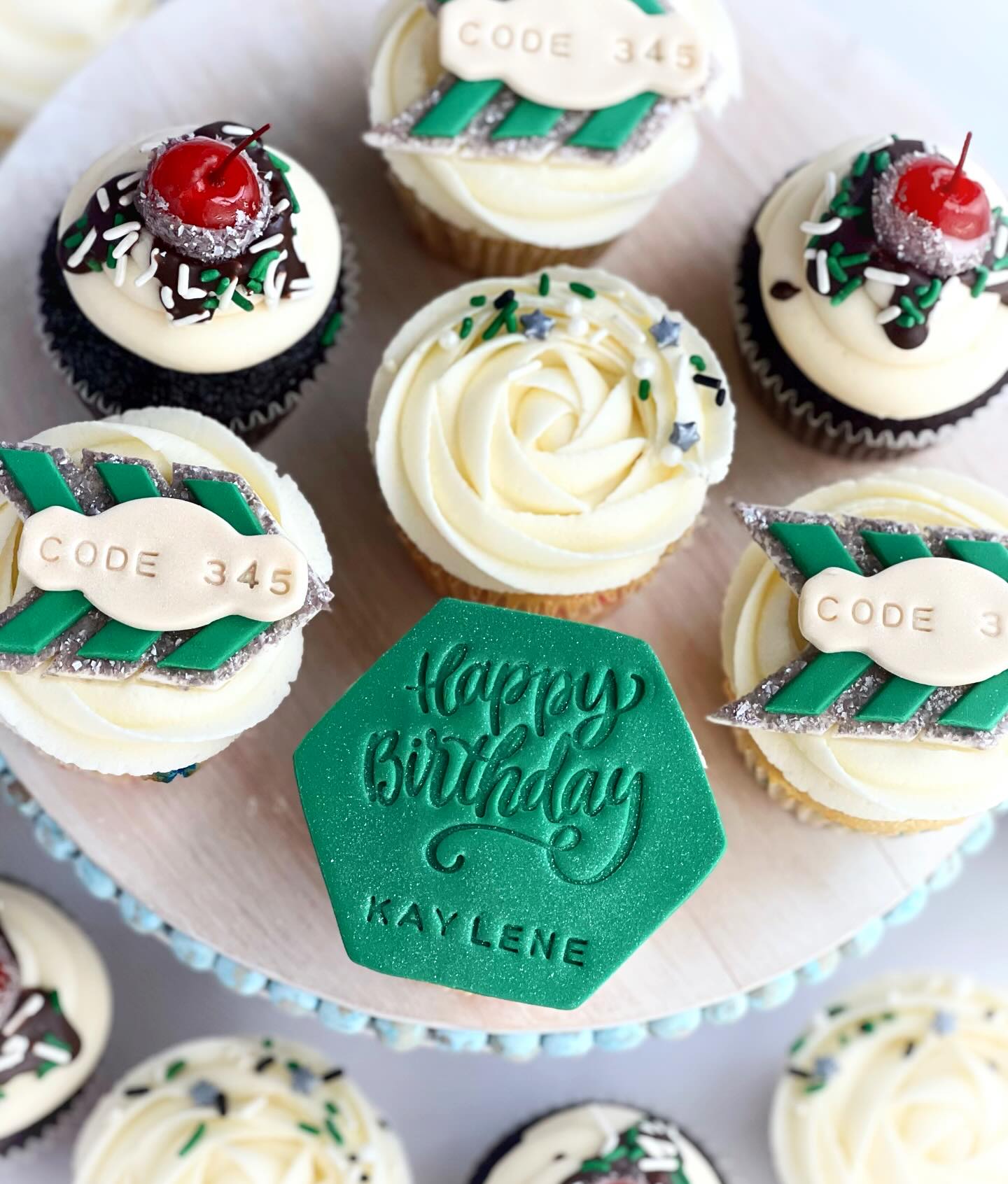 Cheering for the cheerleader on her birthday! Hope it was extra special despite the blizzard!🎉 #meganscupcakes614 #granvilleohio